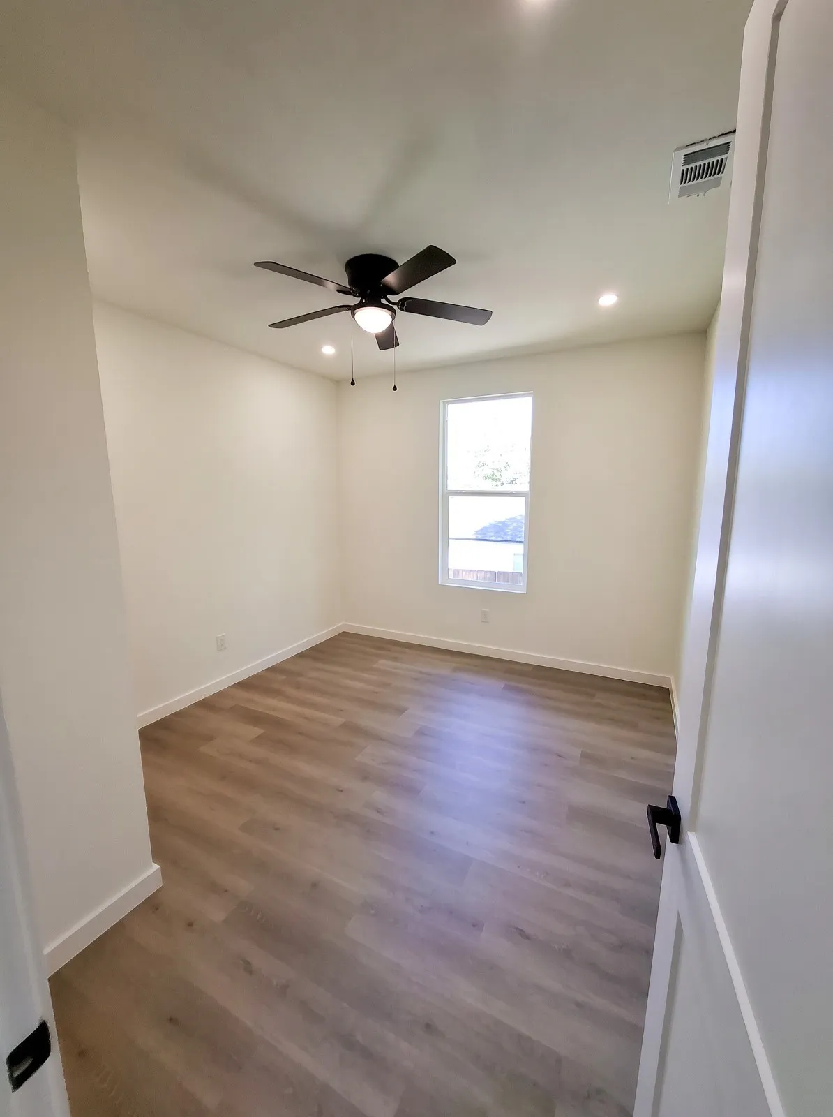 Single Family Residence For Sale in Dallas County , 438 Bonnie View Road, Dallas, Texas 75203, 5 Bedroom, 3 Bathroom, 2 Garage spaces, 3,192 Sqft, built in 2026, mls#21394311, Real Estate Agent in Dallas, Homes For Sale in Dallas county, Homes For Sale in Dallas, Realtor in Dallas Texas, Real Estate Brokerage Independent Realty Texas, Luminita Cordes Realtor