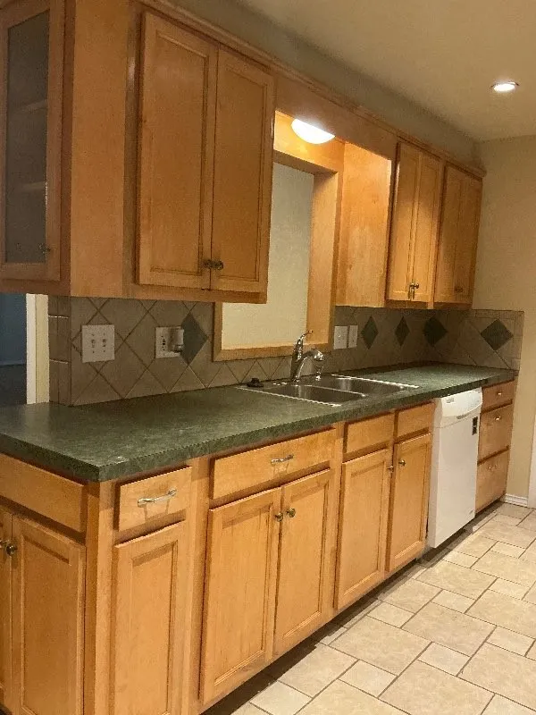 Single Family Residence For Rent in Dallas County , 13630 Onyx Lane, Farmers Branch, Texas 75234, 4 Bedroom, 2 Bathroom, 2 Garage spaces, 2,096 Sqft, built in 1961, mls#21398252, Real Estate Agent in Farmers Branch, Homes For Rent in Dallas county, Homes For Rent in Farmers Branch, Realtor in Farmers Branch Texas, Real Estate Brokerage Independent Realty Texas, Luminita Cordes Realtor