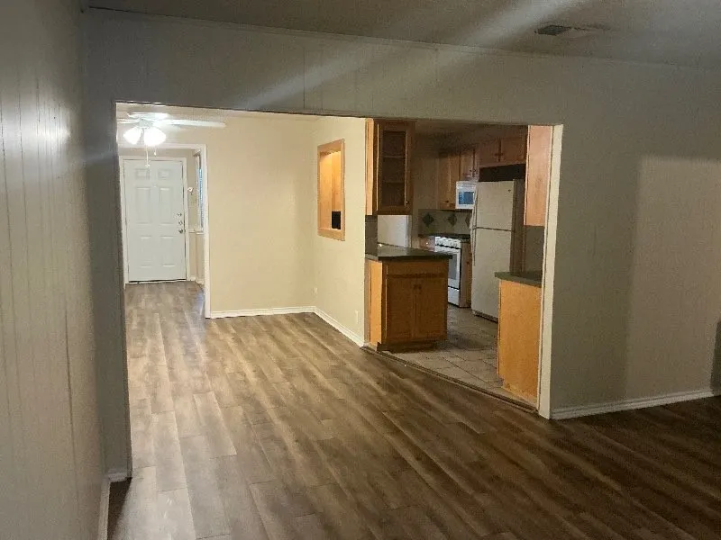 Single Family Residence For Rent in Dallas County , 13630 Onyx Lane, Farmers Branch, Texas 75234, 4 Bedroom, 2 Bathroom, 2 Garage spaces, 2,096 Sqft, built in 1961, mls#21398252, Real Estate Agent in Farmers Branch, Homes For Rent in Dallas county, Homes For Rent in Farmers Branch, Realtor in Farmers Branch Texas, Real Estate Brokerage Independent Realty Texas, Luminita Cordes Realtor