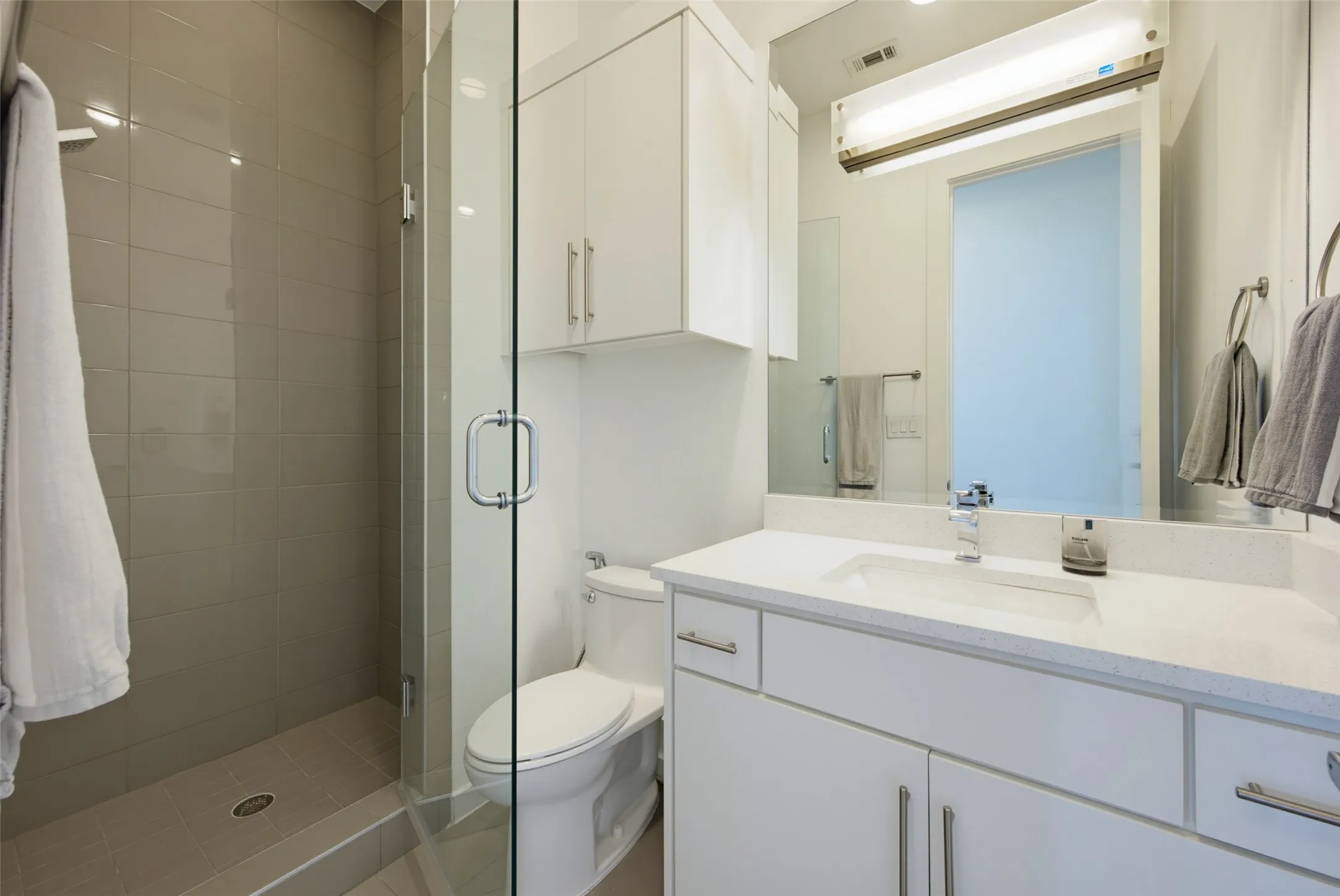 Condominium For Rent in Dallas County , 1915 Summit Avenue 1, Dallas, Texas 75206, 3 Bedroom, 3 Bathroom, 2 Garage spaces, 1,936 Sqft, built in 2015, mls#21398239, Real Estate Agent in Dallas, Homes For Rent in Dallas county, Homes For Rent in Dallas, Realtor in Dallas Texas, Real Estate Brokerage Independent Realty Texas, Luminita Cordes Realtor