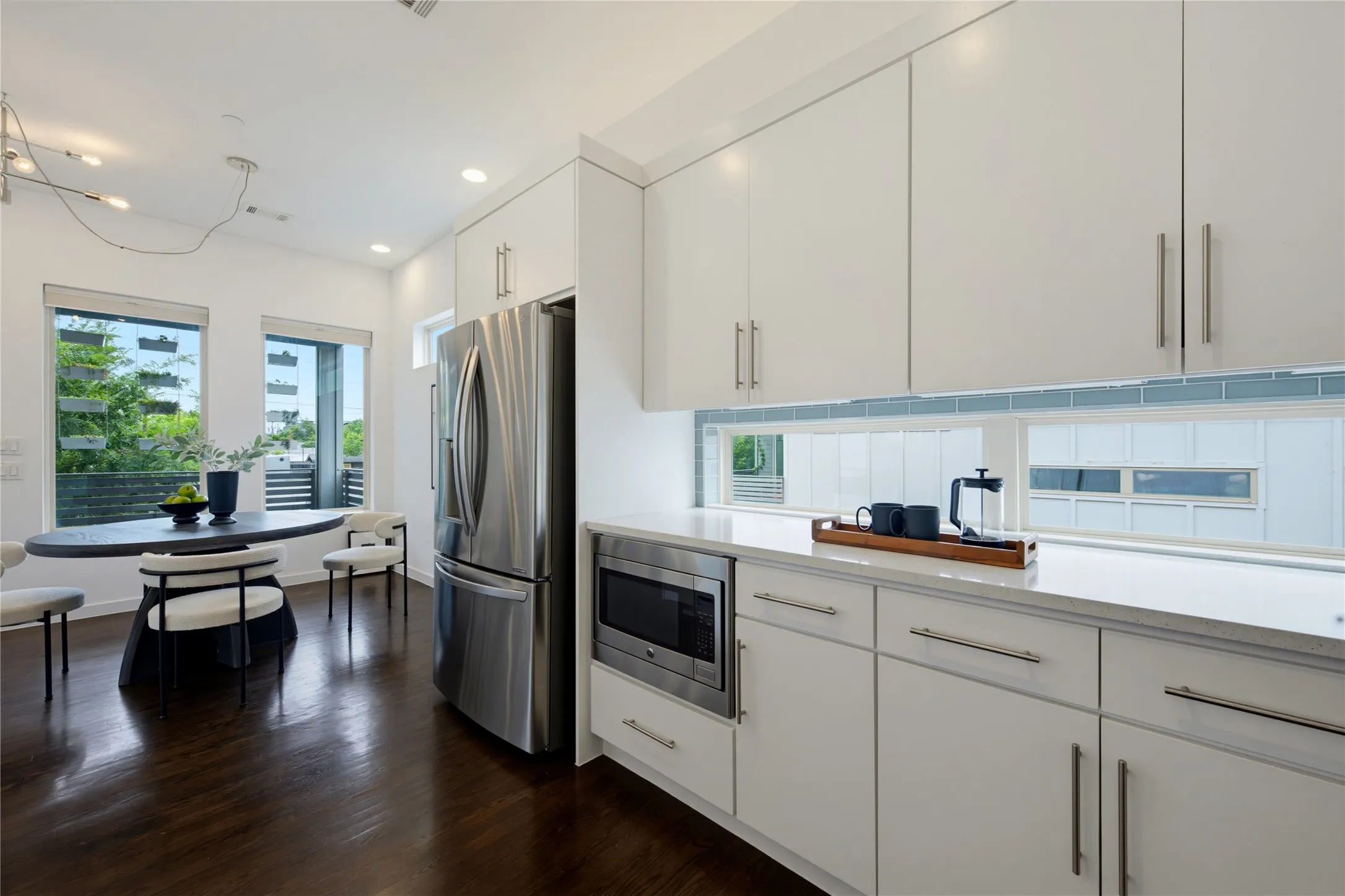 Condominium For Rent in Dallas County , 1915 Summit Avenue 1, Dallas, Texas 75206, 3 Bedroom, 3 Bathroom, 2 Garage spaces, 1,936 Sqft, built in 2015, mls#21398239, Real Estate Agent in Dallas, Homes For Rent in Dallas county, Homes For Rent in Dallas, Realtor in Dallas Texas, Real Estate Brokerage Independent Realty Texas, Luminita Cordes Realtor