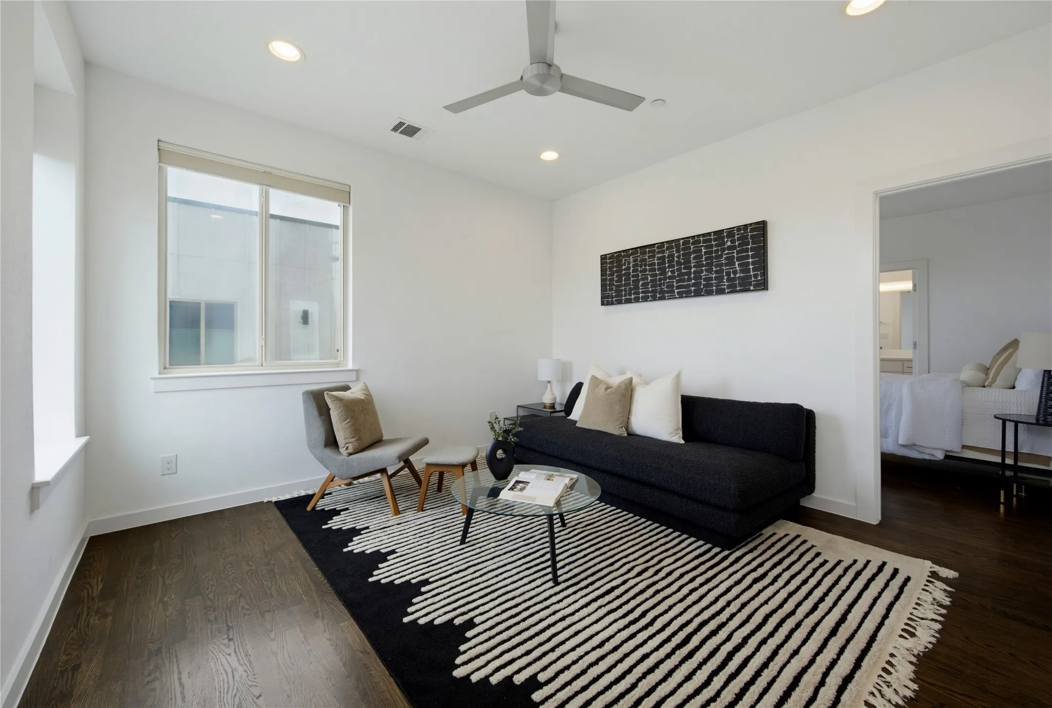 Condominium For Rent in Dallas County , 1915 Summit Avenue 1, Dallas, Texas 75206, 3 Bedroom, 3 Bathroom, 2 Garage spaces, 1,936 Sqft, built in 2015, mls#21398239, Real Estate Agent in Dallas, Homes For Rent in Dallas county, Homes For Rent in Dallas, Realtor in Dallas Texas, Real Estate Brokerage Independent Realty Texas, Luminita Cordes Realtor