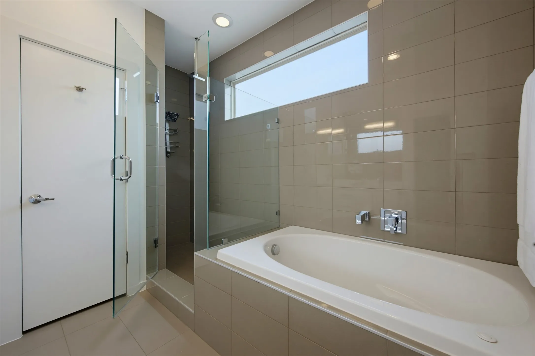 Condominium For Rent in Dallas County , 1915 Summit Avenue 1, Dallas, Texas 75206, 3 Bedroom, 3 Bathroom, 2 Garage spaces, 1,936 Sqft, built in 2015, mls#21398239, Real Estate Agent in Dallas, Homes For Rent in Dallas county, Homes For Rent in Dallas, Realtor in Dallas Texas, Real Estate Brokerage Independent Realty Texas, Luminita Cordes Realtor