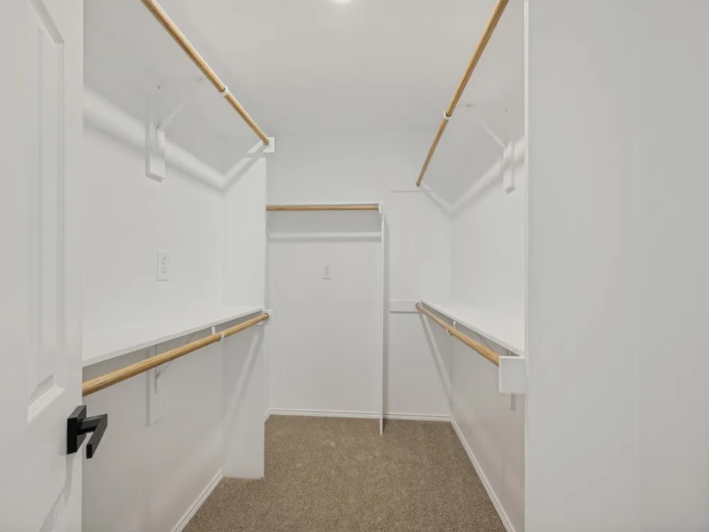 Single Family Residence For Sale in Tarrant County , 1309 Dundee Drive, Arlington, Texas 76002, 4 Bedroom, 2 Bathroom, 2 Garage spaces, 2,131 Sqft, built in 2002, mls#21398236, Real Estate Agent in Arlington, Homes For Sale in Tarrant county, Homes For Sale in Arlington, Realtor in Arlington Texas, Real Estate Brokerage Independent Realty Texas, Luminita Cordes Realtor