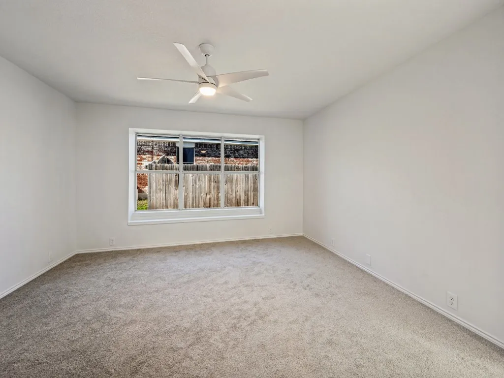 Single Family Residence For Sale in Tarrant County , 1309 Dundee Drive, Arlington, Texas 76002, 4 Bedroom, 2 Bathroom, 2 Garage spaces, 2,131 Sqft, built in 2002, mls#21398236, Real Estate Agent in Arlington, Homes For Sale in Tarrant county, Homes For Sale in Arlington, Realtor in Arlington Texas, Real Estate Brokerage Independent Realty Texas, Luminita Cordes Realtor