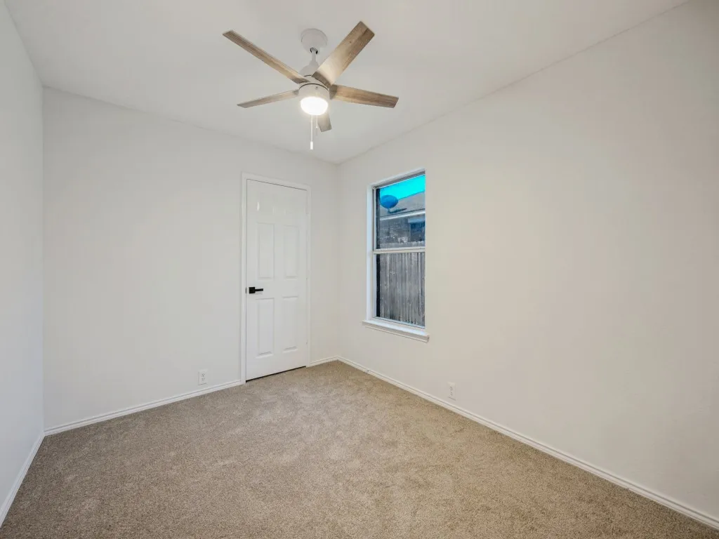 Single Family Residence For Sale in Tarrant County , 1309 Dundee Drive, Arlington, Texas 76002, 4 Bedroom, 2 Bathroom, 2 Garage spaces, 2,131 Sqft, built in 2002, mls#21398236, Real Estate Agent in Arlington, Homes For Sale in Tarrant county, Homes For Sale in Arlington, Realtor in Arlington Texas, Real Estate Brokerage Independent Realty Texas, Luminita Cordes Realtor