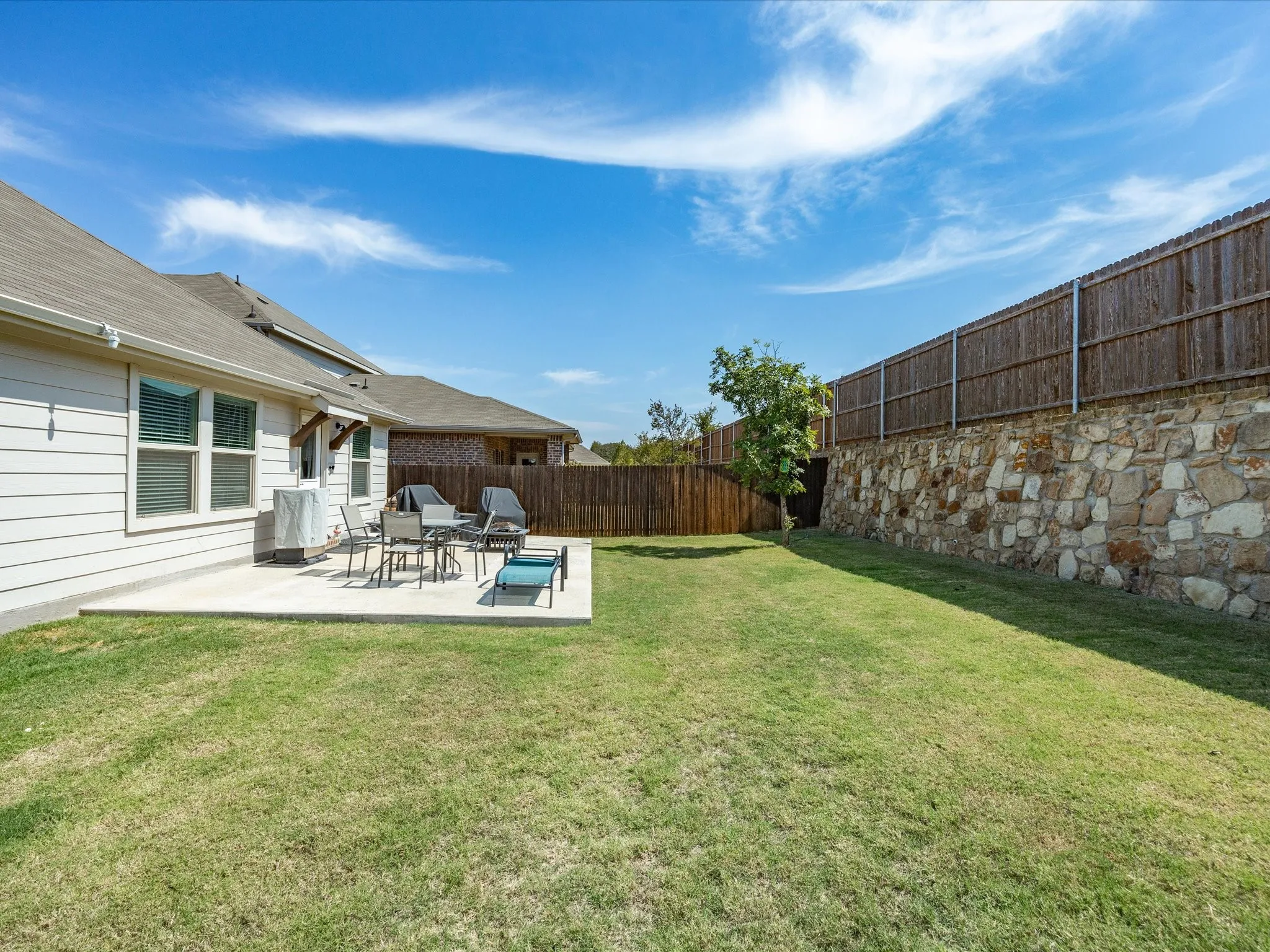 Single Family Residence For Sale in Denton County , 214 Luna Lane, Lake Dallas, Texas 75065, 3 Bedroom, 2 Bathroom, 2 Garage spaces, 1,659 Sqft, built in 2022, mls#21397406, Real Estate Agent in Lake Dallas, Homes For Sale in Denton county, Homes For Sale in Lake Dallas, Realtor in Lake Dallas Texas, Real Estate Brokerage Independent Realty Texas, Luminita Cordes Realtor