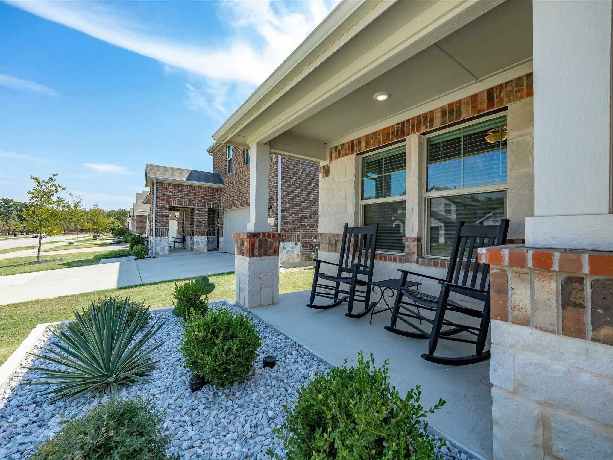 Single Family Residence For Sale in Denton County , 214 Luna Lane, Lake Dallas, Texas 75065, 3 Bedroom, 2 Bathroom, 2 Garage spaces, 1,659 Sqft, built in 2022, mls#21397406, Real Estate Agent in Lake Dallas, Homes For Sale in Denton county, Homes For Sale in Lake Dallas, Realtor in Lake Dallas Texas, Real Estate Brokerage Independent Realty Texas, Luminita Cordes Realtor
