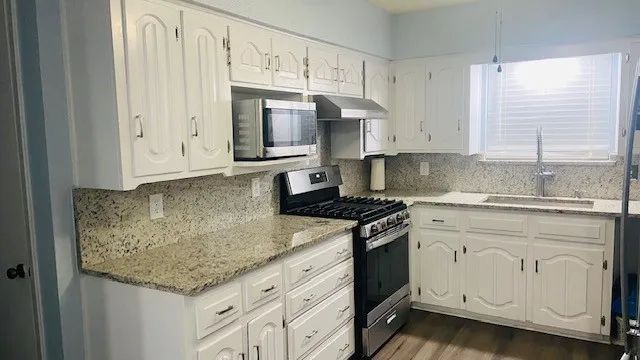 Single Family Residence For Rent in Ellis County , 107 N Summit Street, Red Oak, Texas 75154, 3 Bedroom, 2 Bathroom, Garage spaces, 1,270 Sqft, built in 1970, mls#21364324, Real Estate Agent in Red Oak, Homes For Rent in Ellis county, Homes For Rent in Red Oak, Realtor in Red Oak Texas, Real Estate Brokerage Independent Realty Texas, Luminita Cordes Realtor