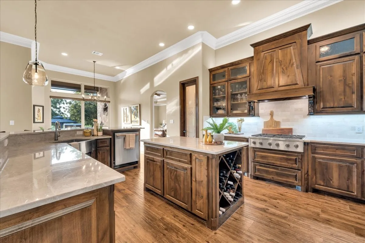 Single Family Residence For Sale in Hood County , 6410 Pinehurst Drive, Granbury, Texas 76049, 4 Bedroom, 3 Bathroom, 3 Garage spaces, 2,960 Sqft, built in 2014, mls#21394083, Real Estate Agent in Granbury, Homes For Sale in Hood county, Homes For Sale in Granbury, Realtor in Granbury Texas, Real Estate Brokerage Independent Realty Texas, Luminita Cordes Realtor