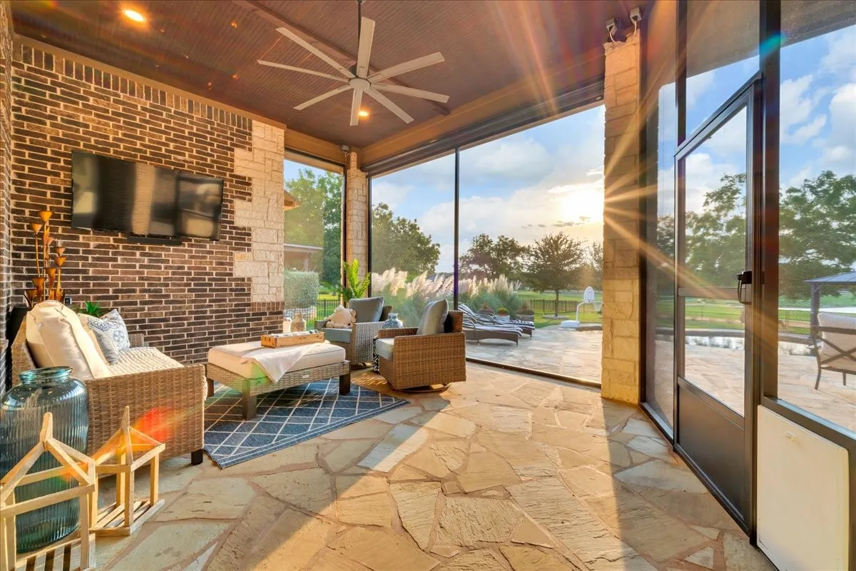 Single Family Residence For Sale in Hood County , 6410 Pinehurst Drive, Granbury, Texas 76049, 4 Bedroom, 3 Bathroom, 3 Garage spaces, 2,960 Sqft, built in 2014, mls#21394083, Real Estate Agent in Granbury, Homes For Sale in Hood county, Homes For Sale in Granbury, Realtor in Granbury Texas, Real Estate Brokerage Independent Realty Texas, Luminita Cordes Realtor