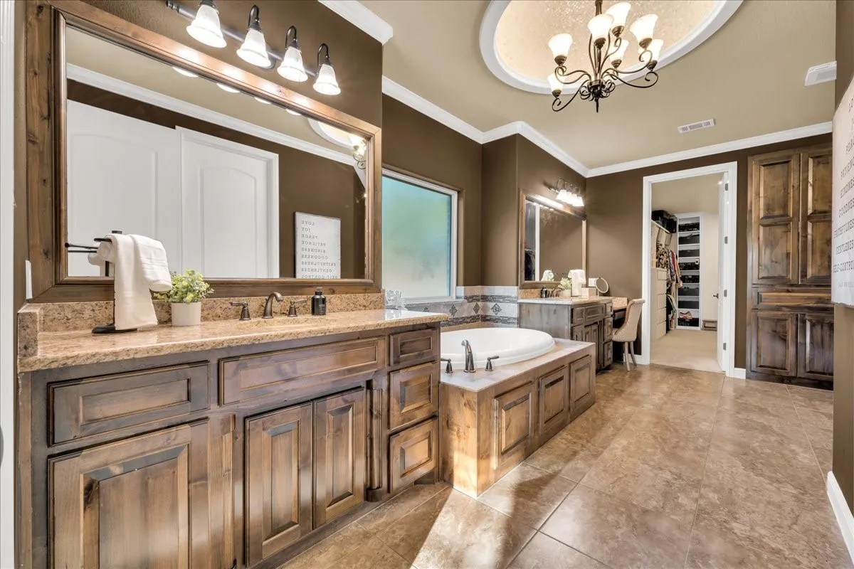 Single Family Residence For Sale in Hood County , 6410 Pinehurst Drive, Granbury, Texas 76049, 4 Bedroom, 3 Bathroom, 3 Garage spaces, 2,960 Sqft, built in 2014, mls#21394083, Real Estate Agent in Granbury, Homes For Sale in Hood county, Homes For Sale in Granbury, Realtor in Granbury Texas, Real Estate Brokerage Independent Realty Texas, Luminita Cordes Realtor