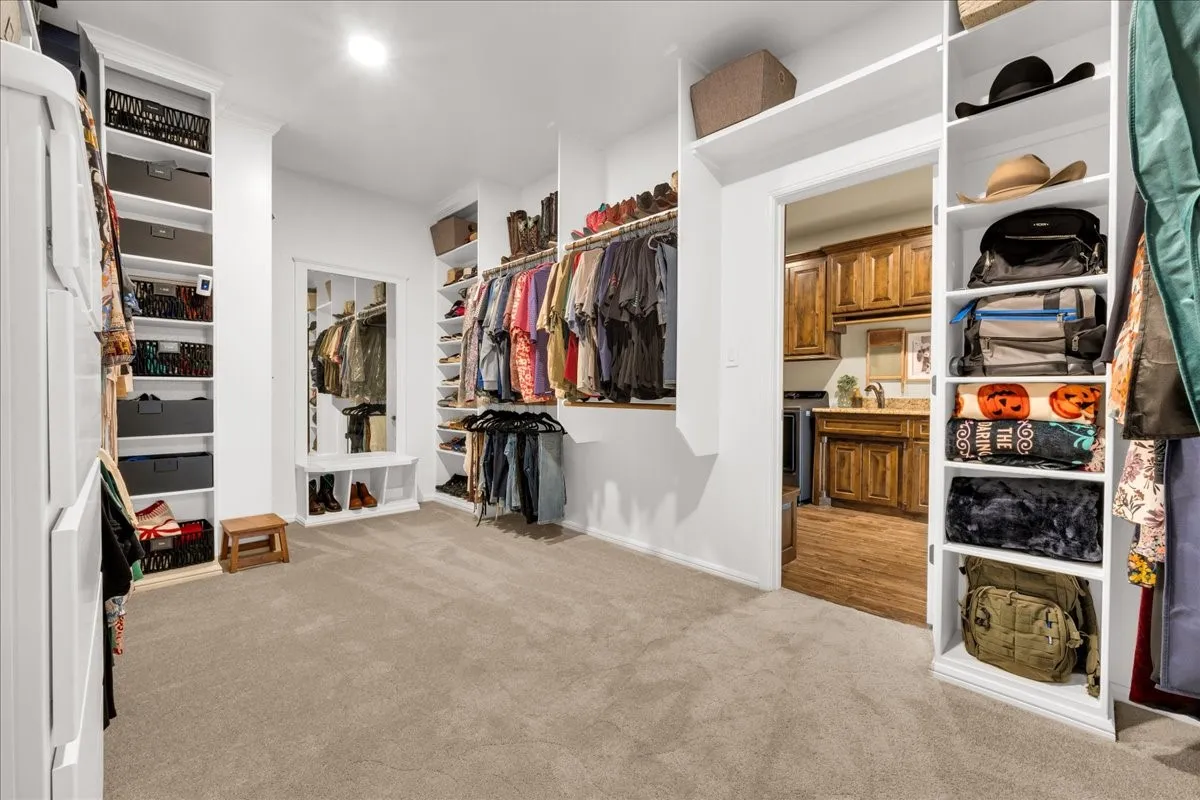 Single Family Residence For Sale in Hood County , 6410 Pinehurst Drive, Granbury, Texas 76049, 4 Bedroom, 3 Bathroom, 3 Garage spaces, 2,960 Sqft, built in 2014, mls#21394083, Real Estate Agent in Granbury, Homes For Sale in Hood county, Homes For Sale in Granbury, Realtor in Granbury Texas, Real Estate Brokerage Independent Realty Texas, Luminita Cordes Realtor
