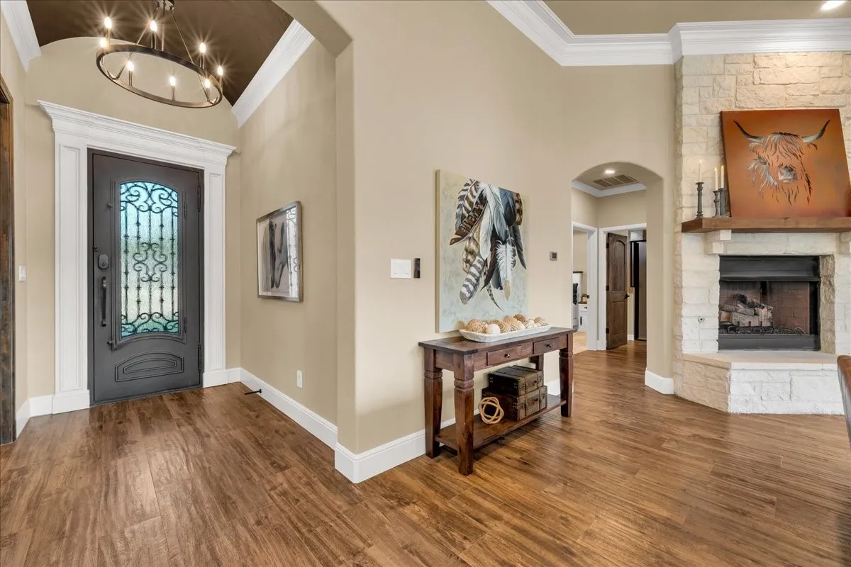 Single Family Residence For Sale in Hood County , 6410 Pinehurst Drive, Granbury, Texas 76049, 4 Bedroom, 3 Bathroom, 3 Garage spaces, 2,960 Sqft, built in 2014, mls#21394083, Real Estate Agent in Granbury, Homes For Sale in Hood county, Homes For Sale in Granbury, Realtor in Granbury Texas, Real Estate Brokerage Independent Realty Texas, Luminita Cordes Realtor