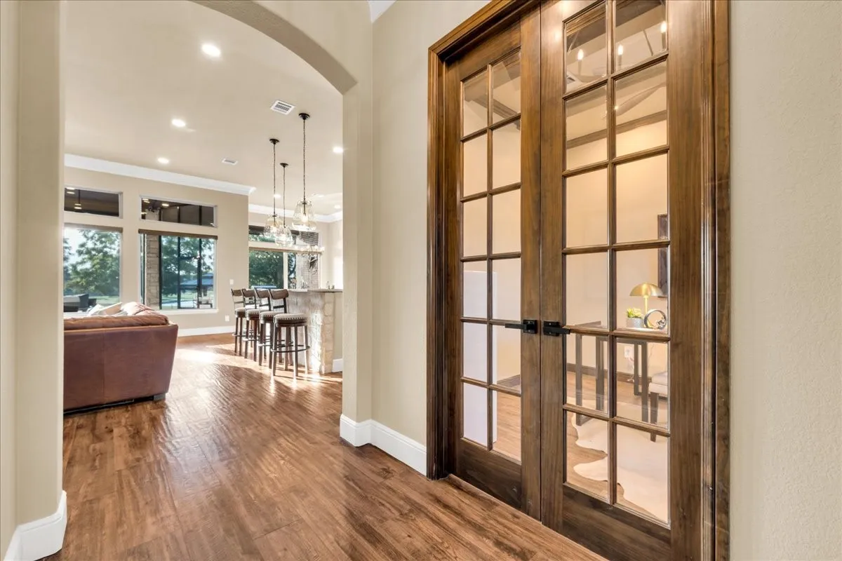 Single Family Residence For Sale in Hood County , 6410 Pinehurst Drive, Granbury, Texas 76049, 4 Bedroom, 3 Bathroom, 3 Garage spaces, 2,960 Sqft, built in 2014, mls#21394083, Real Estate Agent in Granbury, Homes For Sale in Hood county, Homes For Sale in Granbury, Realtor in Granbury Texas, Real Estate Brokerage Independent Realty Texas, Luminita Cordes Realtor
