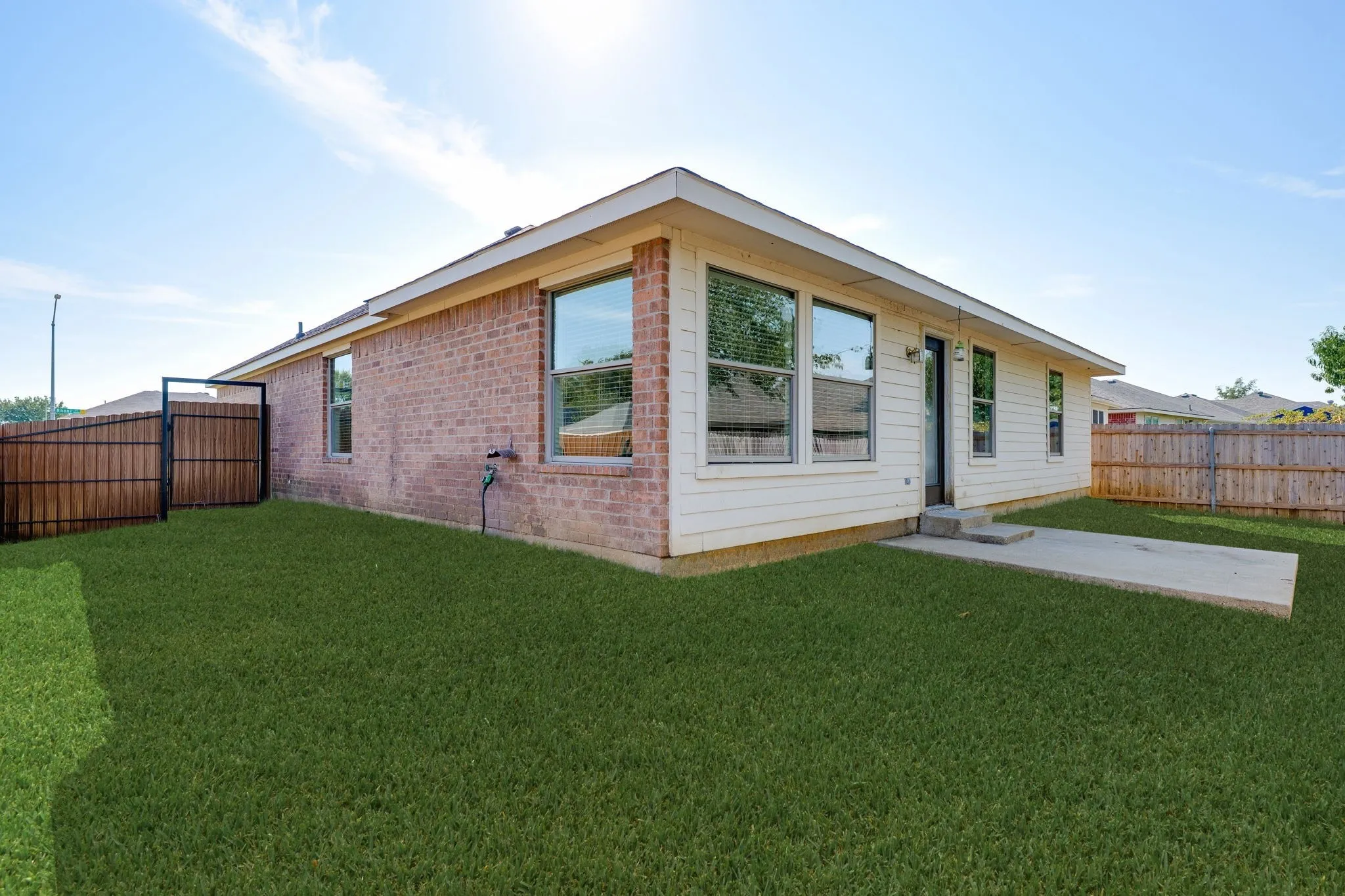 Single Family Residence For Sale in Tarrant County , 9300 Rhoni Court, Fort Worth, Texas 76140, 4 Bedroom, 2 Bathroom, 2 Garage spaces, 1,876 Sqft, built in 2005, mls#21394834, Real Estate Agent in Fort Worth, Homes For Sale in Tarrant county, Homes For Sale in Fort Worth, Realtor in Fort Worth Texas, Real Estate Brokerage Independent Realty Texas, Luminita Cordes Realtor