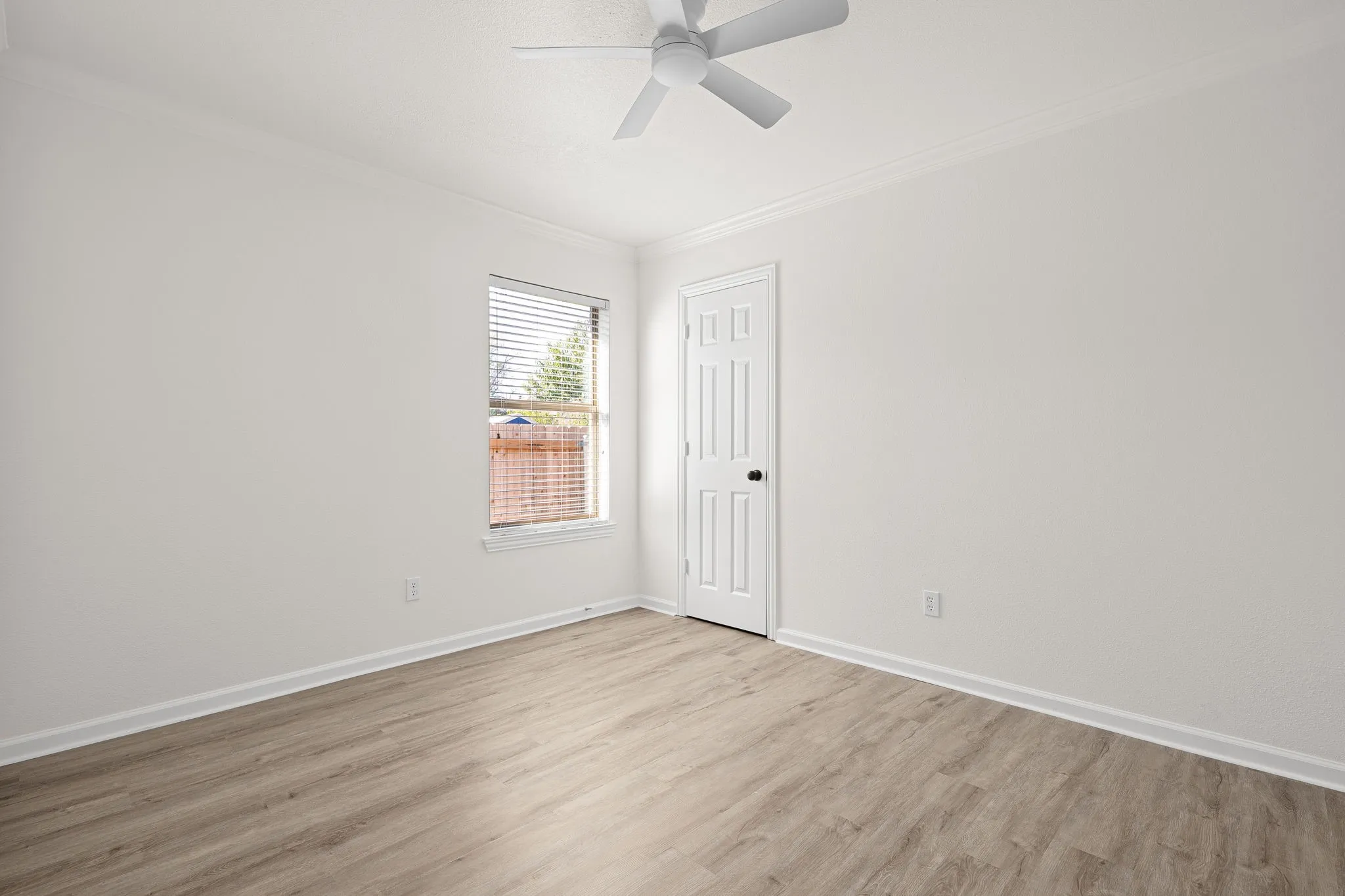 Single Family Residence For Sale in Tarrant County , 9300 Rhoni Court, Fort Worth, Texas 76140, 4 Bedroom, 2 Bathroom, 2 Garage spaces, 1,876 Sqft, built in 2005, mls#21394834, Real Estate Agent in Fort Worth, Homes For Sale in Tarrant county, Homes For Sale in Fort Worth, Realtor in Fort Worth Texas, Real Estate Brokerage Independent Realty Texas, Luminita Cordes Realtor