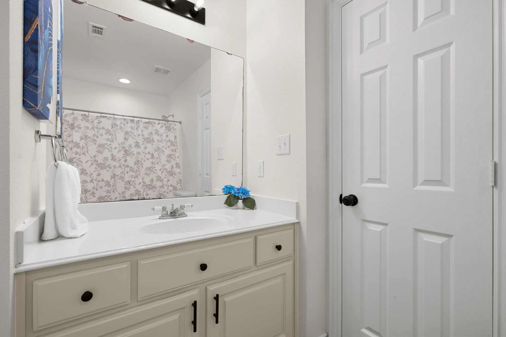 Single Family Residence For Sale in Tarrant County , 9300 Rhoni Court, Fort Worth, Texas 76140, 4 Bedroom, 2 Bathroom, 2 Garage spaces, 1,876 Sqft, built in 2005, mls#21394834, Real Estate Agent in Fort Worth, Homes For Sale in Tarrant county, Homes For Sale in Fort Worth, Realtor in Fort Worth Texas, Real Estate Brokerage Independent Realty Texas, Luminita Cordes Realtor