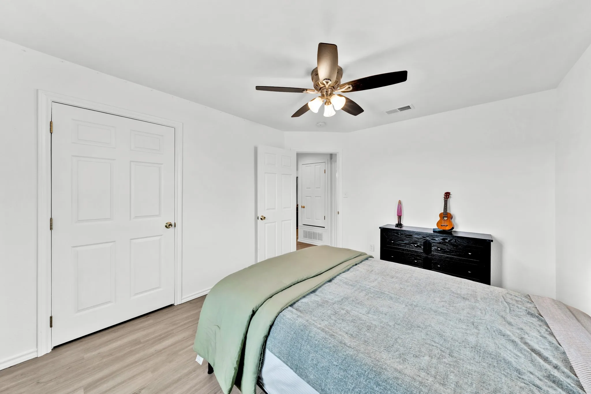 Single Family Residence For Sale in Hunt County , 5259 County Road 4604, Commerce, Texas 75428, 2 Bedroom, 1 Bathroom, Garage spaces, 720 Sqft, built in 2017, mls#21394340, Real Estate Agent in Commerce, Homes For Sale in Hunt county, Homes For Sale in Commerce, Realtor in Commerce Texas, Real Estate Brokerage Independent Realty Texas, Luminita Cordes Realtor