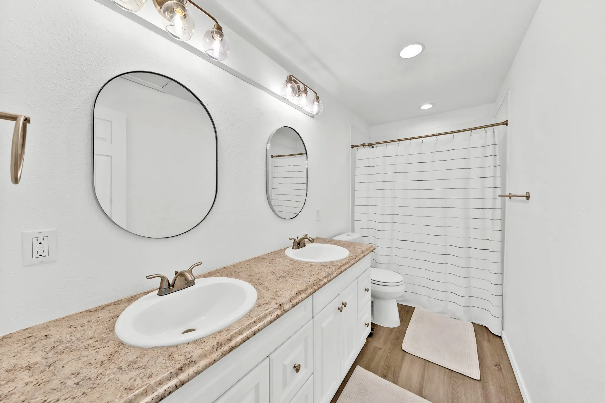 Single Family Residence For Sale in Hunt County , 5259 County Road 4604, Commerce, Texas 75428, 2 Bedroom, 1 Bathroom, Garage spaces, 720 Sqft, built in 2017, mls#21394340, Real Estate Agent in Commerce, Homes For Sale in Hunt county, Homes For Sale in Commerce, Realtor in Commerce Texas, Real Estate Brokerage Independent Realty Texas, Luminita Cordes Realtor