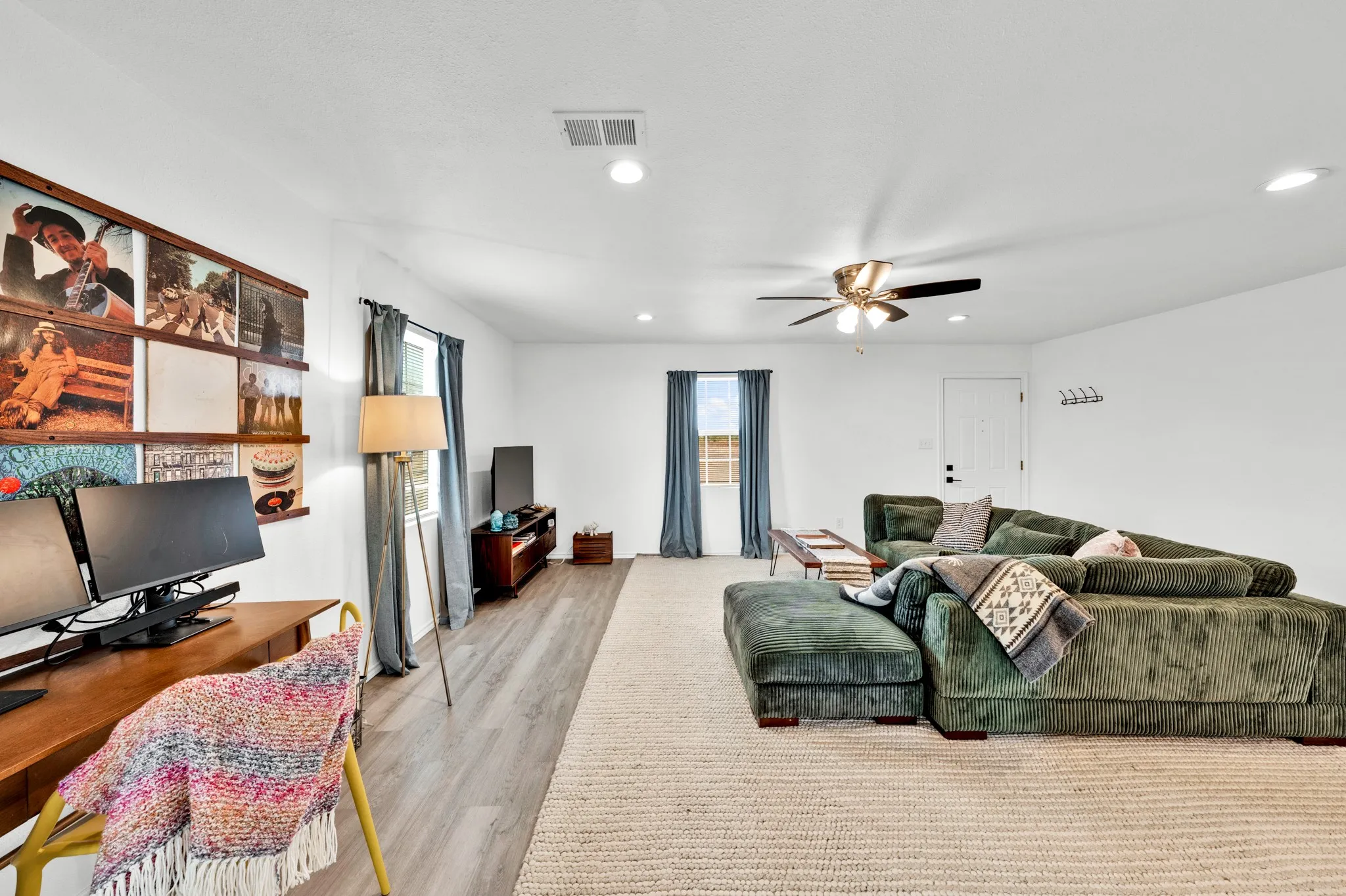 Single Family Residence For Sale in Hunt County , 5259 County Road 4604, Commerce, Texas 75428, 2 Bedroom, 1 Bathroom, Garage spaces, 720 Sqft, built in 2017, mls#21394340, Real Estate Agent in Commerce, Homes For Sale in Hunt county, Homes For Sale in Commerce, Realtor in Commerce Texas, Real Estate Brokerage Independent Realty Texas, Luminita Cordes Realtor