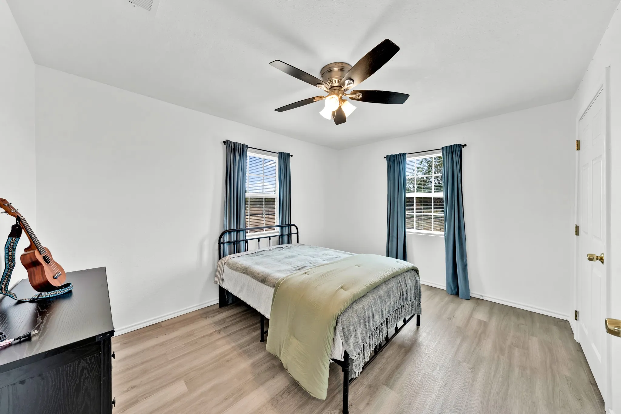 Single Family Residence For Sale in Hunt County , 5259 County Road 4604, Commerce, Texas 75428, 2 Bedroom, 1 Bathroom, Garage spaces, 720 Sqft, built in 2017, mls#21394340, Real Estate Agent in Commerce, Homes For Sale in Hunt county, Homes For Sale in Commerce, Realtor in Commerce Texas, Real Estate Brokerage Independent Realty Texas, Luminita Cordes Realtor