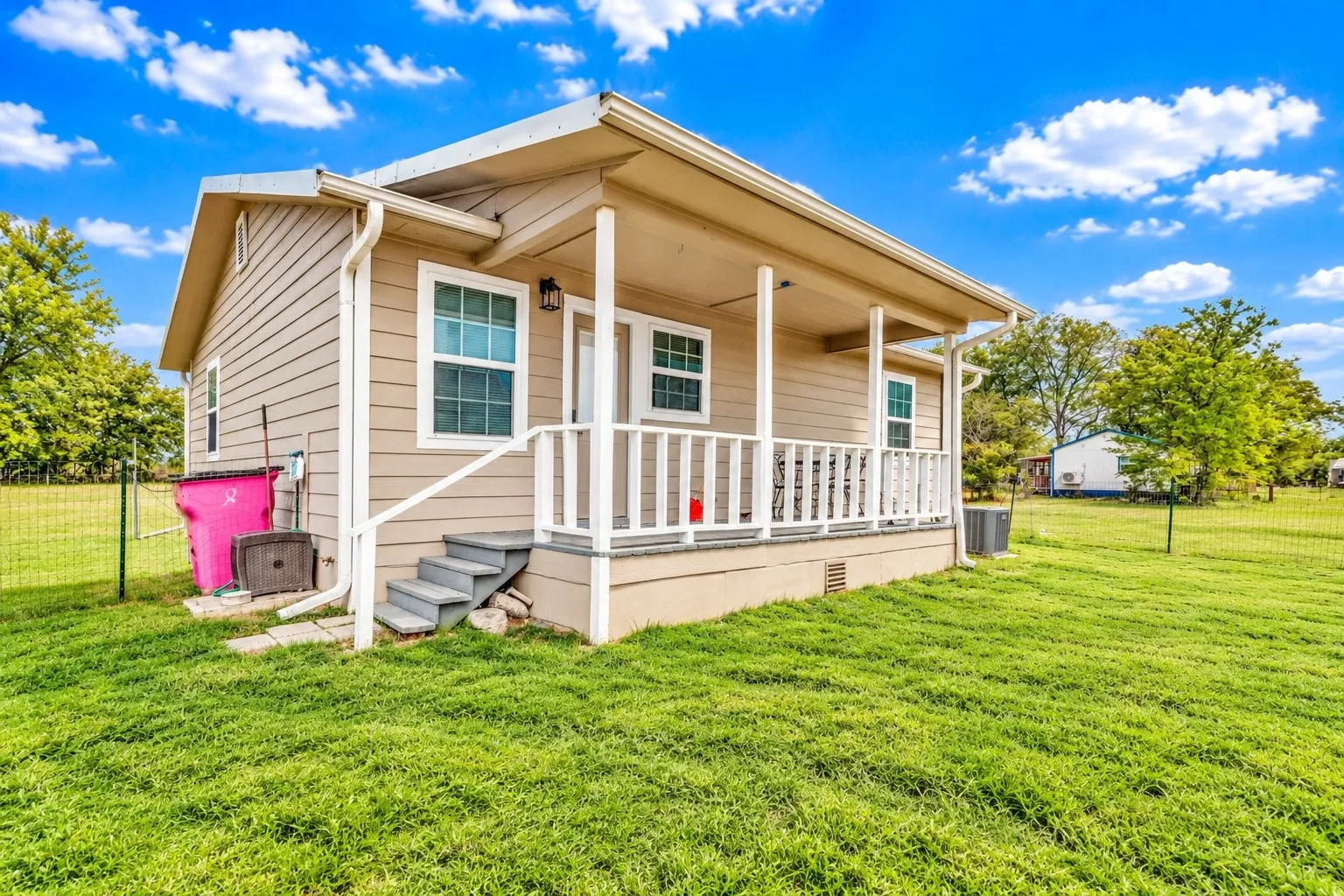 Single Family Residence For Sale in Hunt County , 5259 County Road 4604, Commerce, Texas 75428, 2 Bedroom, 1 Bathroom, Garage spaces, 720 Sqft, built in 2017, mls#21394340, Real Estate Agent in Commerce, Homes For Sale in Hunt county, Homes For Sale in Commerce, Realtor in Commerce Texas, Real Estate Brokerage Independent Realty Texas, Luminita Cordes Realtor