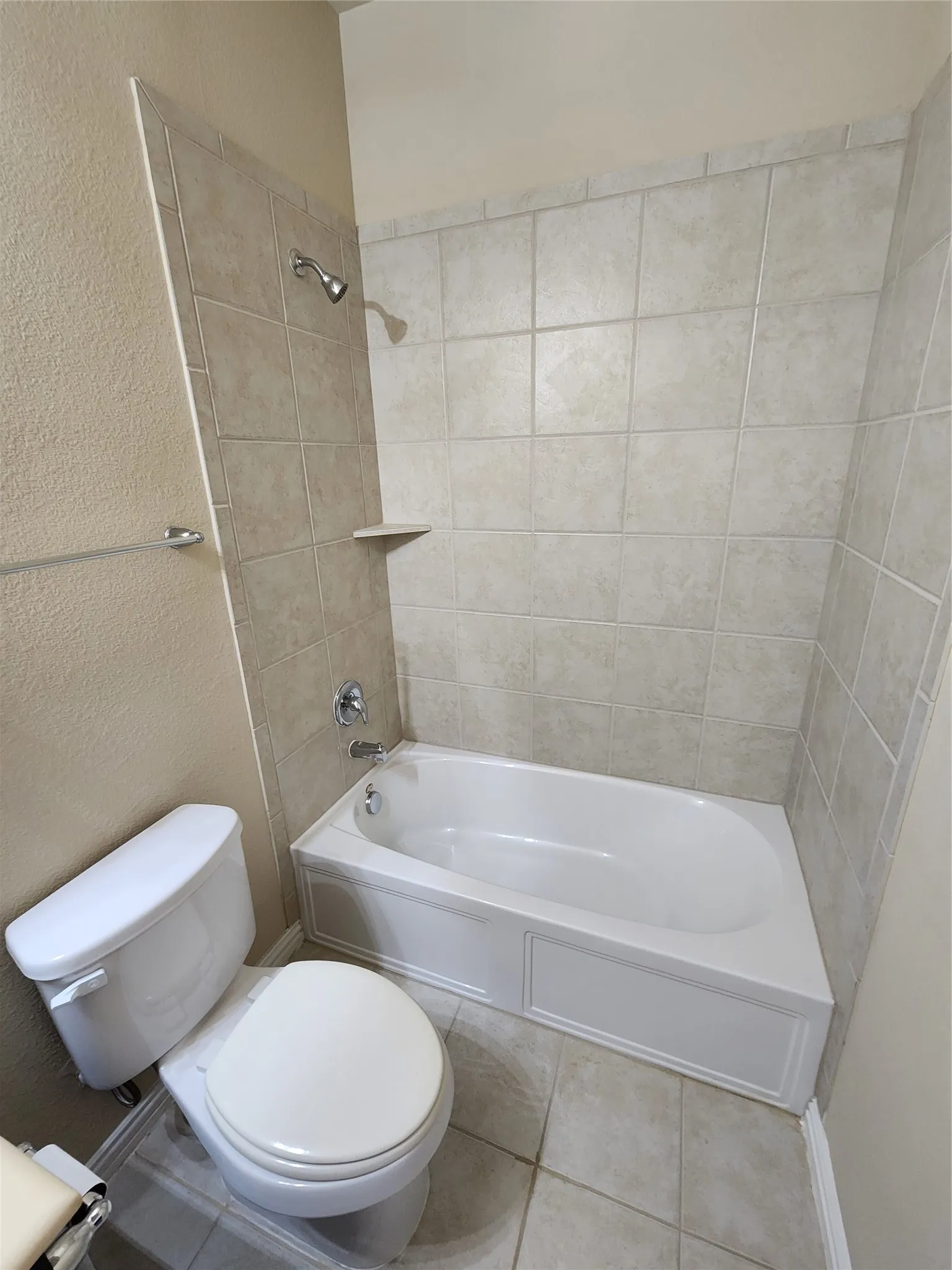 Single Family Residence For Rent in Tarrant County , 500 Paddle Drive, Crowley, Texas 76036, 3 Bedroom, 2 Bathroom, 2 Garage spaces, 1,592 Sqft, built in 2013, mls#21398277, Real Estate Agent in Crowley, Homes For Rent in Tarrant county, Homes For Rent in Crowley, Realtor in Crowley Texas, Real Estate Brokerage Independent Realty Texas, Luminita Cordes Realtor