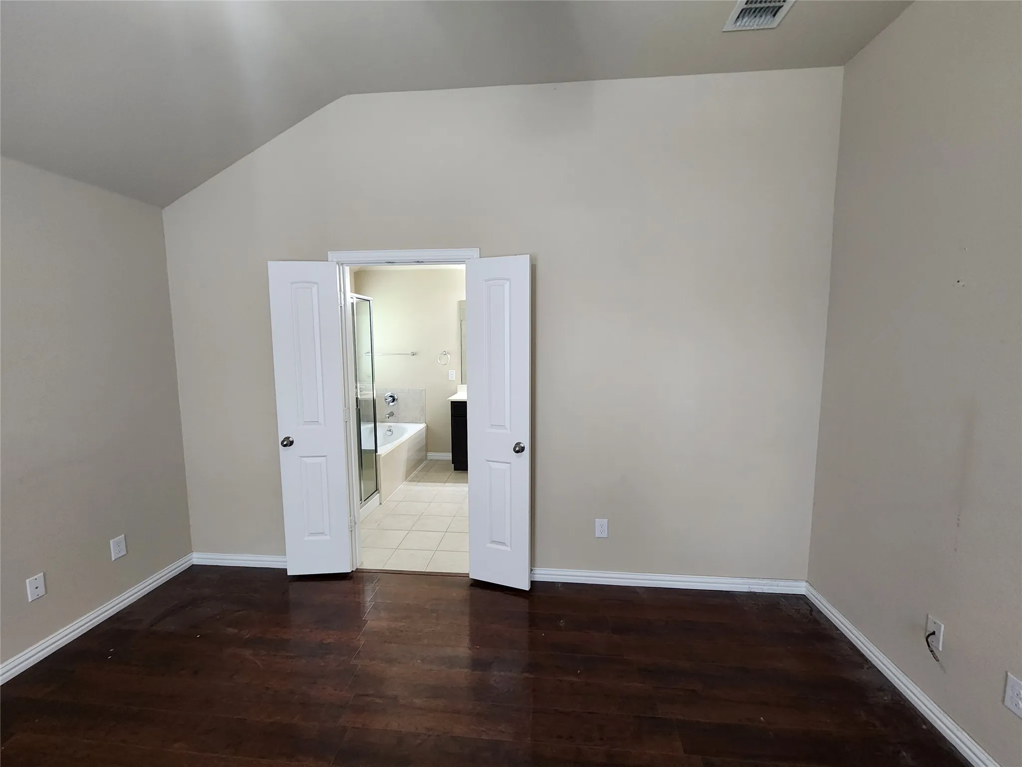 Single Family Residence For Rent in Tarrant County , 500 Paddle Drive, Crowley, Texas 76036, 3 Bedroom, 2 Bathroom, 2 Garage spaces, 1,592 Sqft, built in 2013, mls#21398277, Real Estate Agent in Crowley, Homes For Rent in Tarrant county, Homes For Rent in Crowley, Realtor in Crowley Texas, Real Estate Brokerage Independent Realty Texas, Luminita Cordes Realtor