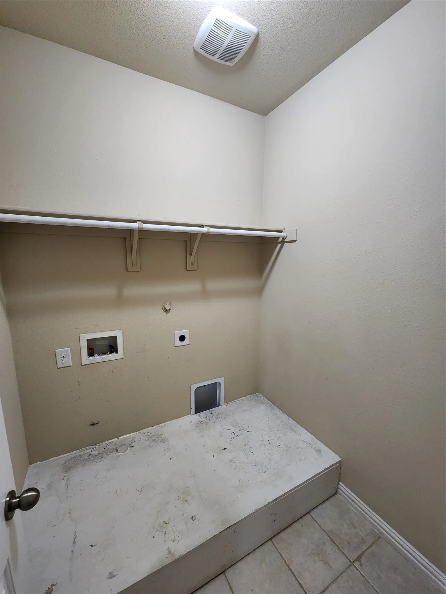 Single Family Residence For Rent in Tarrant County , 500 Paddle Drive, Crowley, Texas 76036, 3 Bedroom, 2 Bathroom, 2 Garage spaces, 1,592 Sqft, built in 2013, mls#21398277, Real Estate Agent in Crowley, Homes For Rent in Tarrant county, Homes For Rent in Crowley, Realtor in Crowley Texas, Real Estate Brokerage Independent Realty Texas, Luminita Cordes Realtor