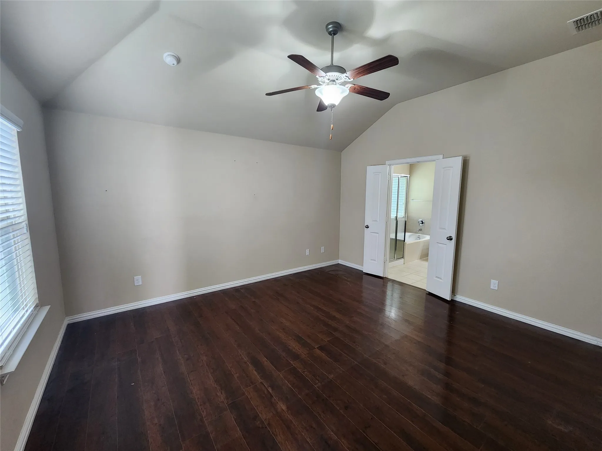 Single Family Residence For Rent in Tarrant County , 500 Paddle Drive, Crowley, Texas 76036, 3 Bedroom, 2 Bathroom, 2 Garage spaces, 1,592 Sqft, built in 2013, mls#21398277, Real Estate Agent in Crowley, Homes For Rent in Tarrant county, Homes For Rent in Crowley, Realtor in Crowley Texas, Real Estate Brokerage Independent Realty Texas, Luminita Cordes Realtor