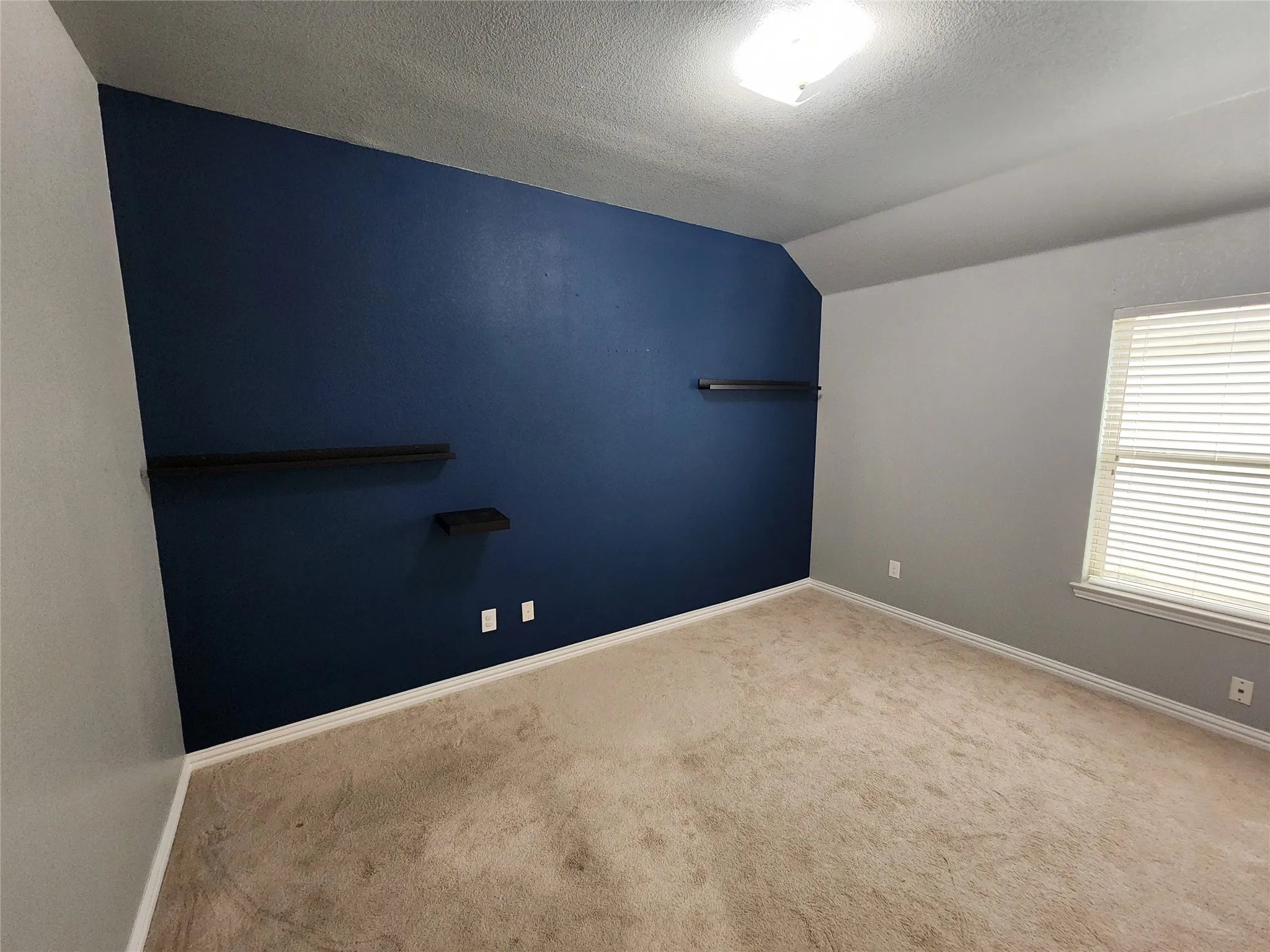 Single Family Residence For Rent in Tarrant County , 500 Paddle Drive, Crowley, Texas 76036, 3 Bedroom, 2 Bathroom, 2 Garage spaces, 1,592 Sqft, built in 2013, mls#21398277, Real Estate Agent in Crowley, Homes For Rent in Tarrant county, Homes For Rent in Crowley, Realtor in Crowley Texas, Real Estate Brokerage Independent Realty Texas, Luminita Cordes Realtor