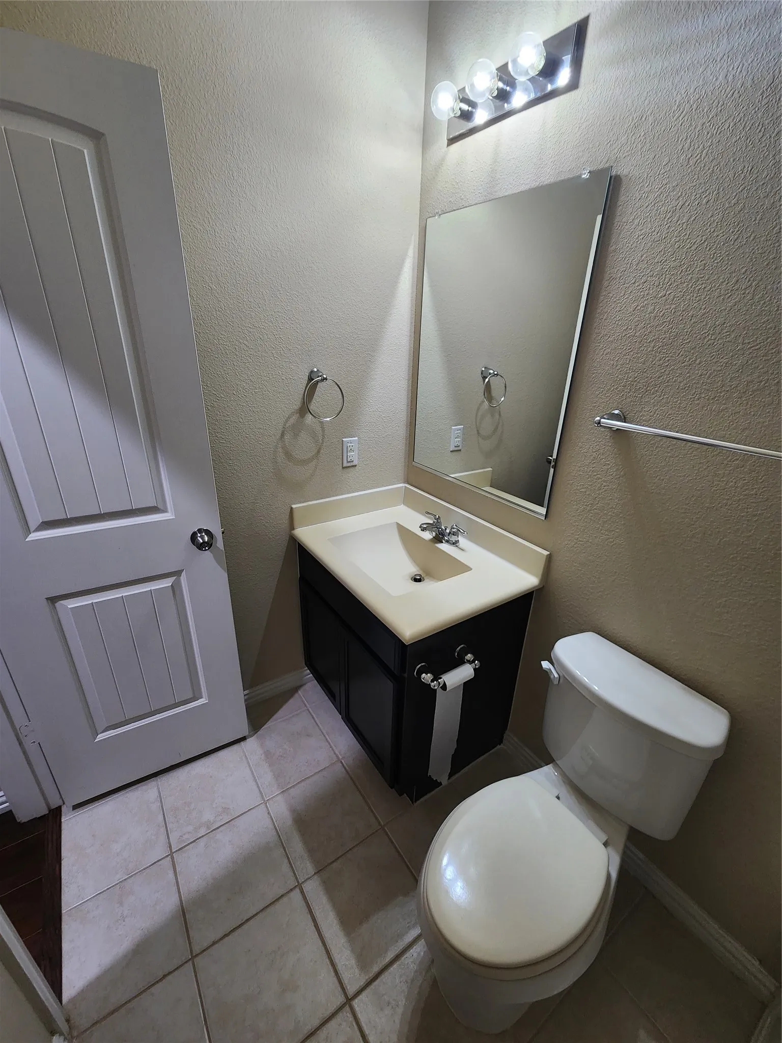 Single Family Residence For Rent in Tarrant County , 500 Paddle Drive, Crowley, Texas 76036, 3 Bedroom, 2 Bathroom, 2 Garage spaces, 1,592 Sqft, built in 2013, mls#21398277, Real Estate Agent in Crowley, Homes For Rent in Tarrant county, Homes For Rent in Crowley, Realtor in Crowley Texas, Real Estate Brokerage Independent Realty Texas, Luminita Cordes Realtor