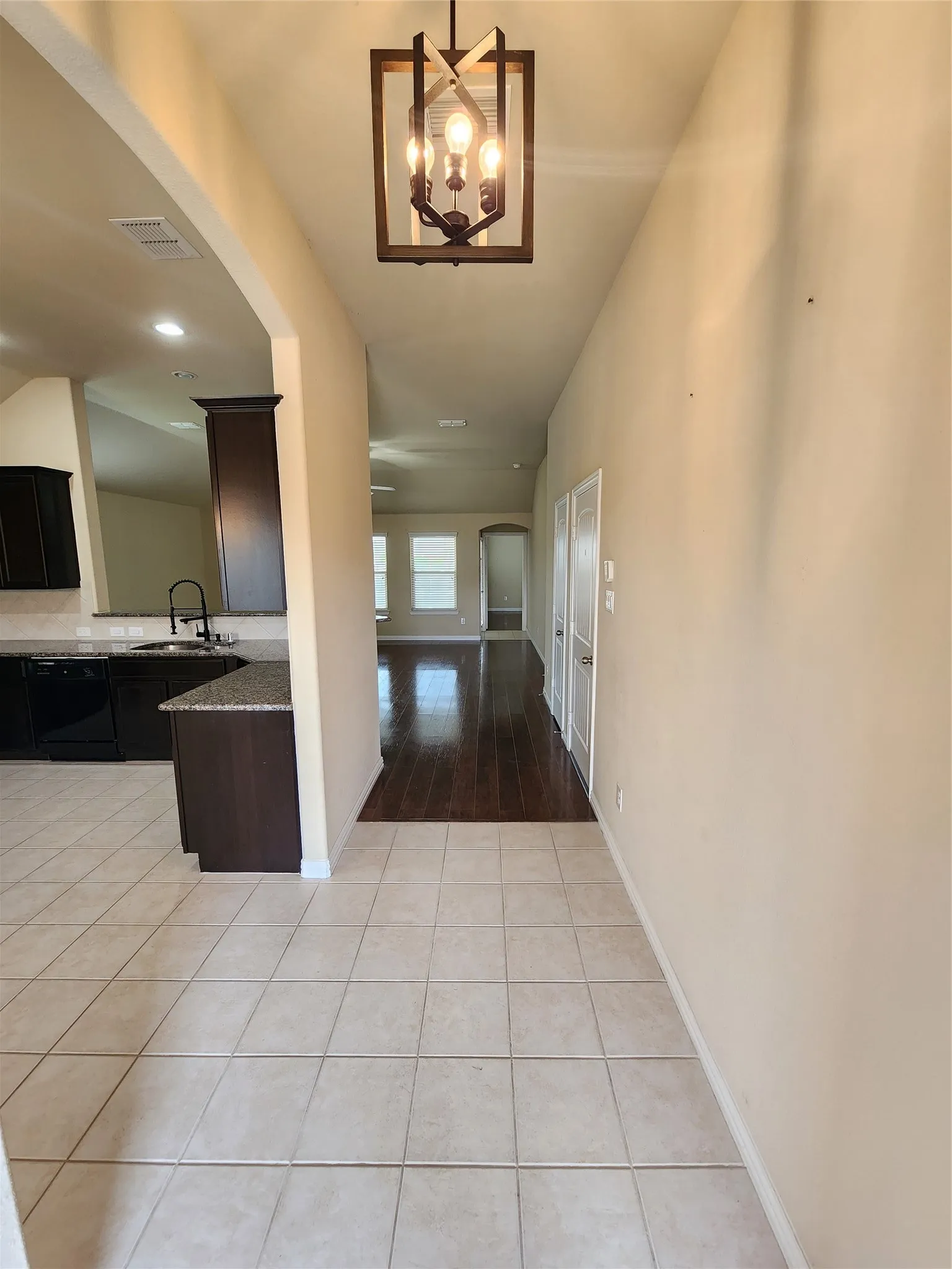 Single Family Residence For Rent in Tarrant County , 500 Paddle Drive, Crowley, Texas 76036, 3 Bedroom, 2 Bathroom, 2 Garage spaces, 1,592 Sqft, built in 2013, mls#21398277, Real Estate Agent in Crowley, Homes For Rent in Tarrant county, Homes For Rent in Crowley, Realtor in Crowley Texas, Real Estate Brokerage Independent Realty Texas, Luminita Cordes Realtor