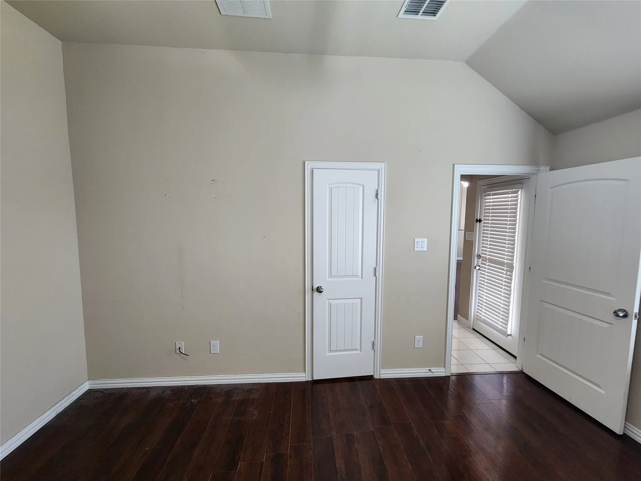 Single Family Residence For Rent in Tarrant County , 500 Paddle Drive, Crowley, Texas 76036, 3 Bedroom, 2 Bathroom, 2 Garage spaces, 1,592 Sqft, built in 2013, mls#21398277, Real Estate Agent in Crowley, Homes For Rent in Tarrant county, Homes For Rent in Crowley, Realtor in Crowley Texas, Real Estate Brokerage Independent Realty Texas, Luminita Cordes Realtor