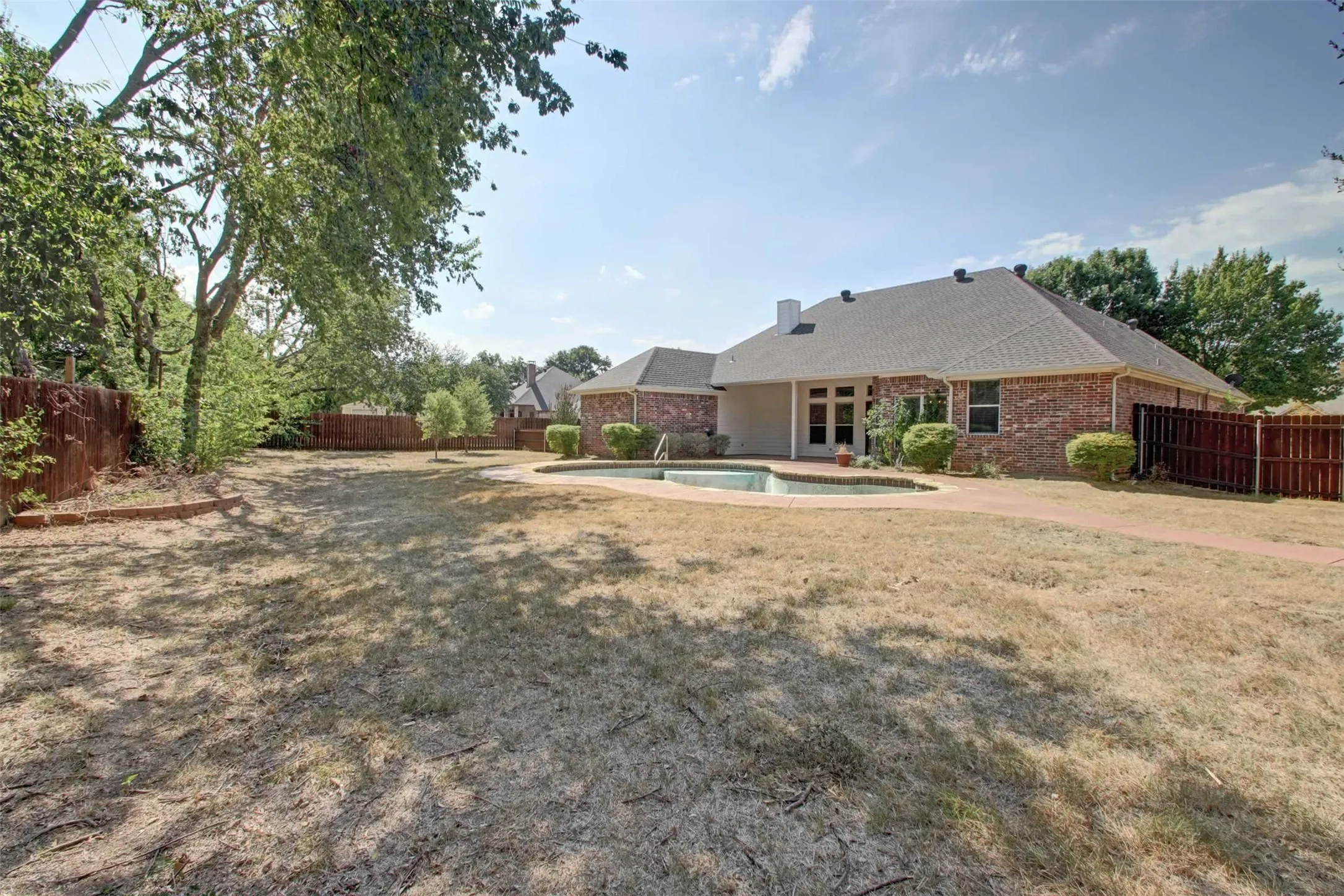 Single Family Residence For Sale in Somervell County , 107 Heritage Place, Glen Rose, Texas 76043, 3 Bedroom, 3 Bathroom, 2 Garage spaces, 2,126 Sqft, built in 2007, mls#21397528, Real Estate Agent in Glen Rose, Homes For Sale in Somervell county, Homes For Sale in Glen Rose, Realtor in Glen Rose Texas, Real Estate Brokerage Independent Realty Texas, Luminita Cordes Realtor