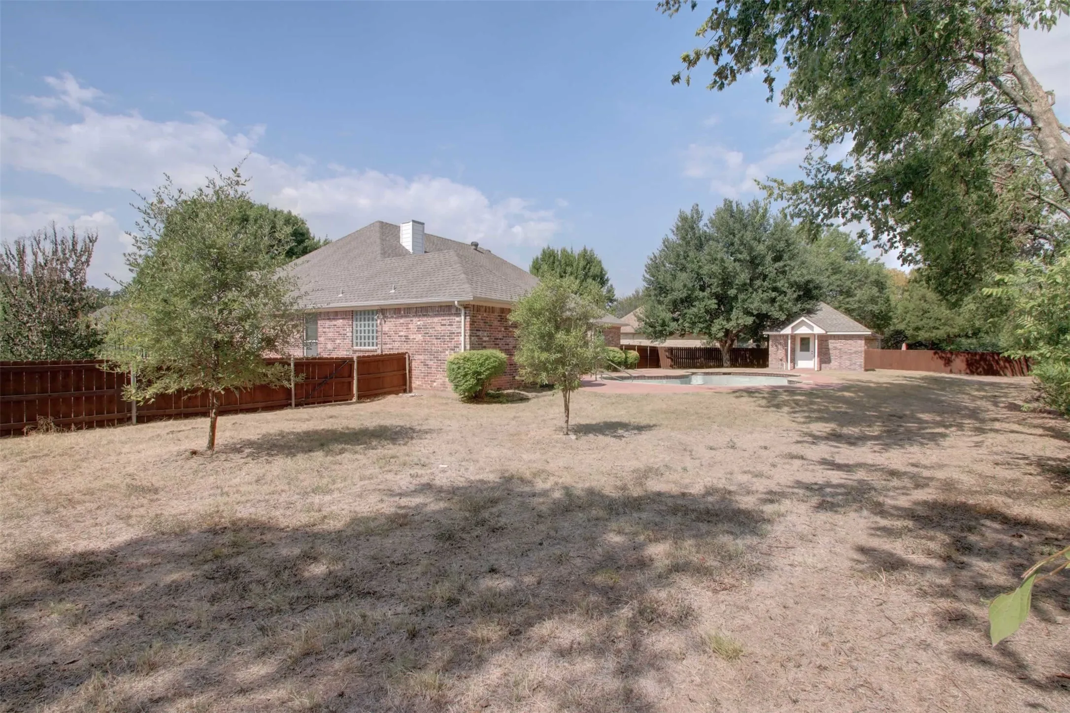 Single Family Residence For Sale in Somervell County , 107 Heritage Place, Glen Rose, Texas 76043, 3 Bedroom, 3 Bathroom, 2 Garage spaces, 2,126 Sqft, built in 2007, mls#21397528, Real Estate Agent in Glen Rose, Homes For Sale in Somervell county, Homes For Sale in Glen Rose, Realtor in Glen Rose Texas, Real Estate Brokerage Independent Realty Texas, Luminita Cordes Realtor