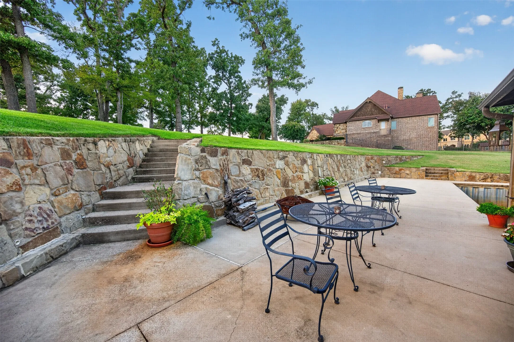 Single Family Residence For Sale in Henderson County , 5615 Nathan Drive, Chandler, Texas 75758, 3 Bedroom, 4 Bathroom, 3 Garage spaces, 3,473 Sqft, built in 2019, mls#21398283, Real Estate Agent in Chandler, Homes For Sale in Henderson county, Homes For Sale in Chandler, Realtor in Chandler Texas, Real Estate Brokerage Independent Realty Texas, Luminita Cordes Realtor