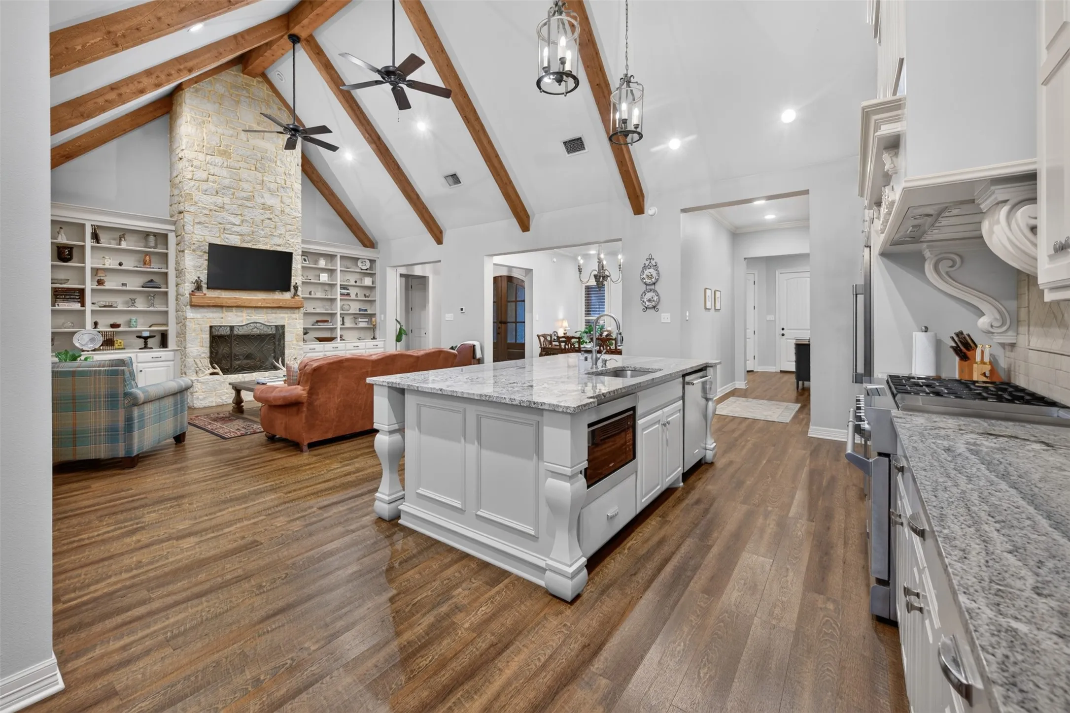 Single Family Residence For Sale in Henderson County , 5615 Nathan Drive, Chandler, Texas 75758, 3 Bedroom, 4 Bathroom, 3 Garage spaces, 3,473 Sqft, built in 2019, mls#21398283, Real Estate Agent in Chandler, Homes For Sale in Henderson county, Homes For Sale in Chandler, Realtor in Chandler Texas, Real Estate Brokerage Independent Realty Texas, Luminita Cordes Realtor
