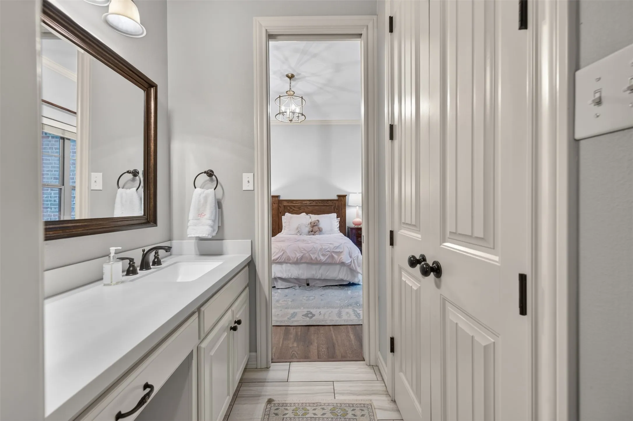 Single Family Residence For Sale in Henderson County , 5615 Nathan Drive, Chandler, Texas 75758, 3 Bedroom, 4 Bathroom, 3 Garage spaces, 3,473 Sqft, built in 2019, mls#21398283, Real Estate Agent in Chandler, Homes For Sale in Henderson county, Homes For Sale in Chandler, Realtor in Chandler Texas, Real Estate Brokerage Independent Realty Texas, Luminita Cordes Realtor