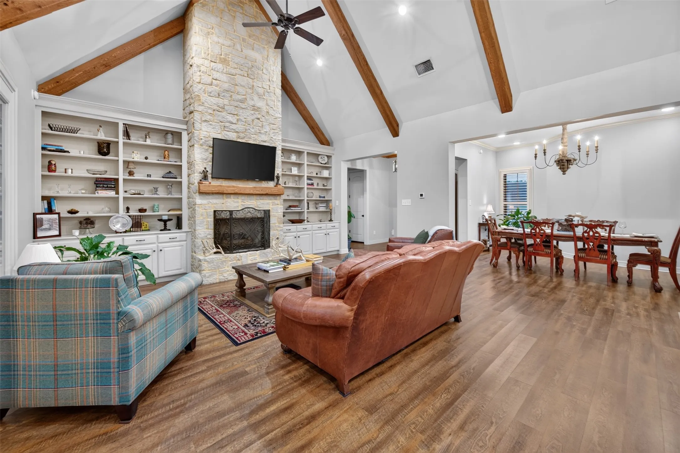 Single Family Residence For Sale in Henderson County , 5615 Nathan Drive, Chandler, Texas 75758, 3 Bedroom, 4 Bathroom, 3 Garage spaces, 3,473 Sqft, built in 2019, mls#21398283, Real Estate Agent in Chandler, Homes For Sale in Henderson county, Homes For Sale in Chandler, Realtor in Chandler Texas, Real Estate Brokerage Independent Realty Texas, Luminita Cordes Realtor