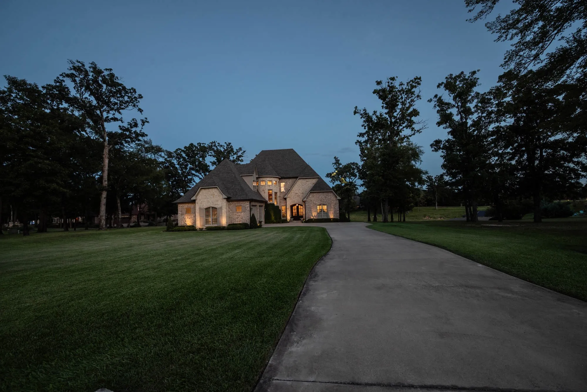 Single Family Residence For Sale in Henderson County , 5615 Nathan Drive, Chandler, Texas 75758, 3 Bedroom, 4 Bathroom, 3 Garage spaces, 3,473 Sqft, built in 2019, mls#21398283, Real Estate Agent in Chandler, Homes For Sale in Henderson county, Homes For Sale in Chandler, Realtor in Chandler Texas, Real Estate Brokerage Independent Realty Texas, Luminita Cordes Realtor