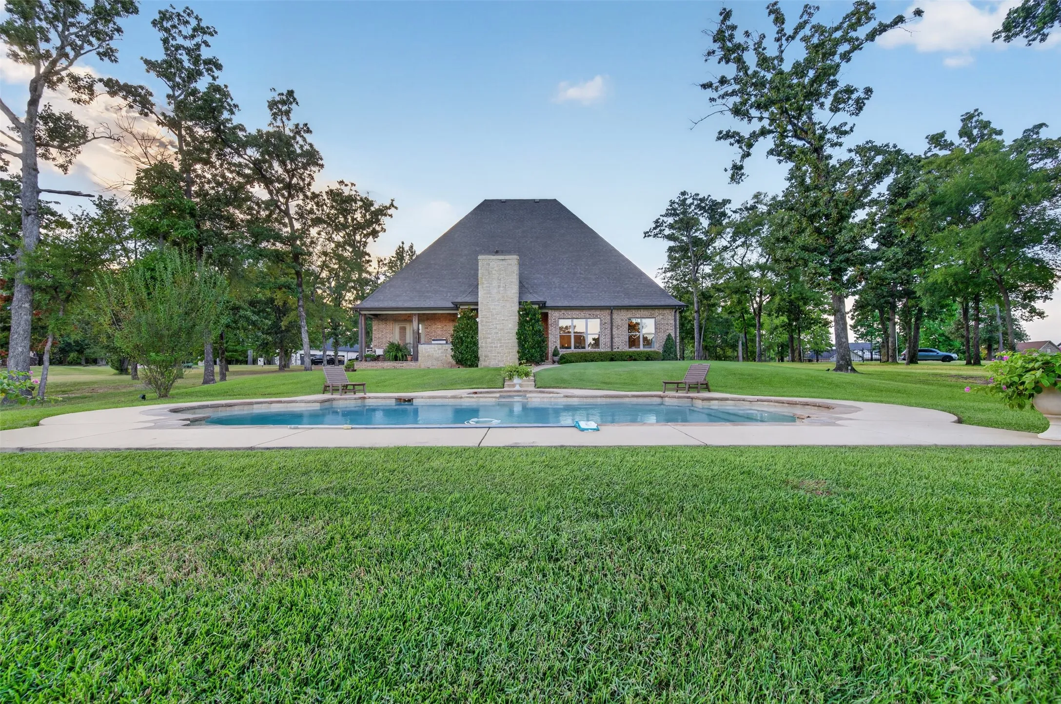 Single Family Residence For Sale in Henderson County , 5615 Nathan Drive, Chandler, Texas 75758, 3 Bedroom, 4 Bathroom, 3 Garage spaces, 3,473 Sqft, built in 2019, mls#21398283, Real Estate Agent in Chandler, Homes For Sale in Henderson county, Homes For Sale in Chandler, Realtor in Chandler Texas, Real Estate Brokerage Independent Realty Texas, Luminita Cordes Realtor