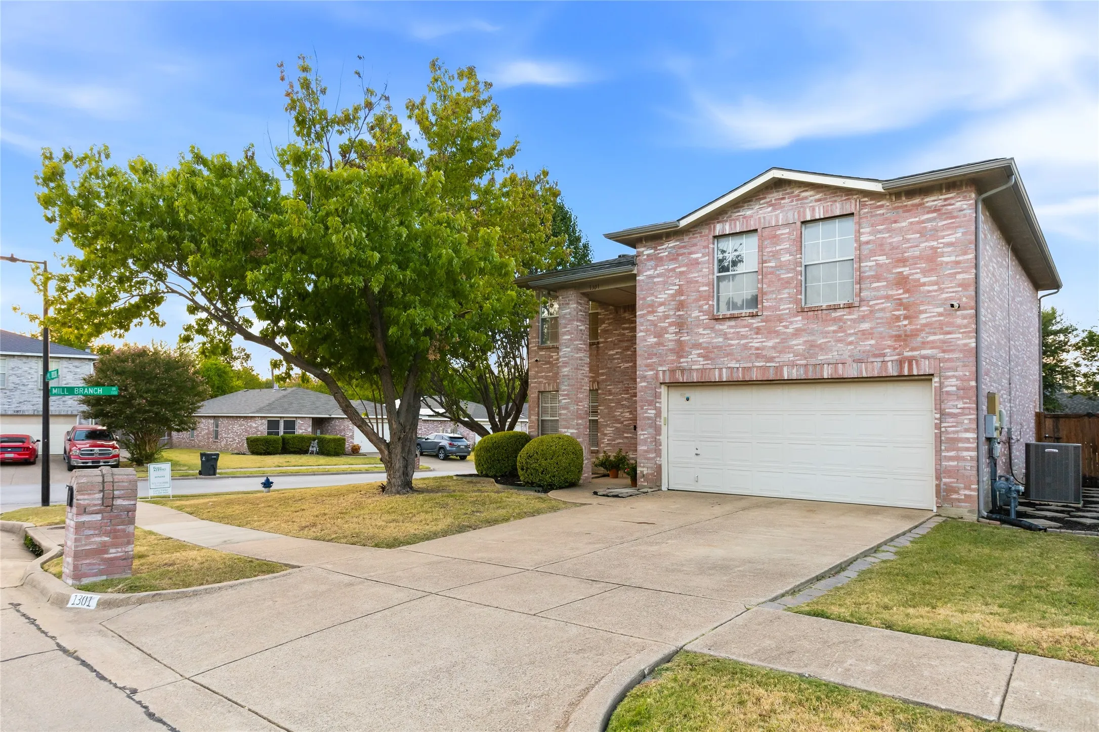 Single Family Residence For Rent in Dallas County , 1301 Mill Crossing, Garland, Texas 75040, 4 Bedroom, 3 Bathroom, 3 Garage spaces, 1,988 Sqft, built in 1997, mls#21398284, Real Estate Agent in Garland, Homes For Rent in Dallas county, Homes For Rent in Garland, Realtor in Garland Texas, Real Estate Brokerage Independent Realty Texas, Luminita Cordes Realtor