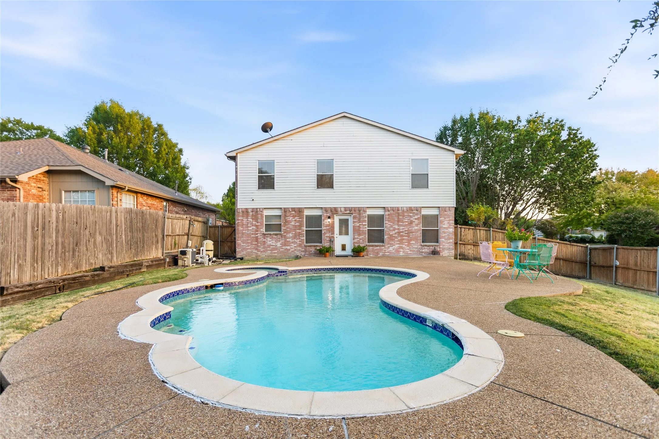 Single Family Residence For Rent in Dallas County , 1301 Mill Crossing, Garland, Texas 75040, 4 Bedroom, 3 Bathroom, 3 Garage spaces, 1,988 Sqft, built in 1997, mls#21398284, Real Estate Agent in Garland, Homes For Rent in Dallas county, Homes For Rent in Garland, Realtor in Garland Texas, Real Estate Brokerage Independent Realty Texas, Luminita Cordes Realtor