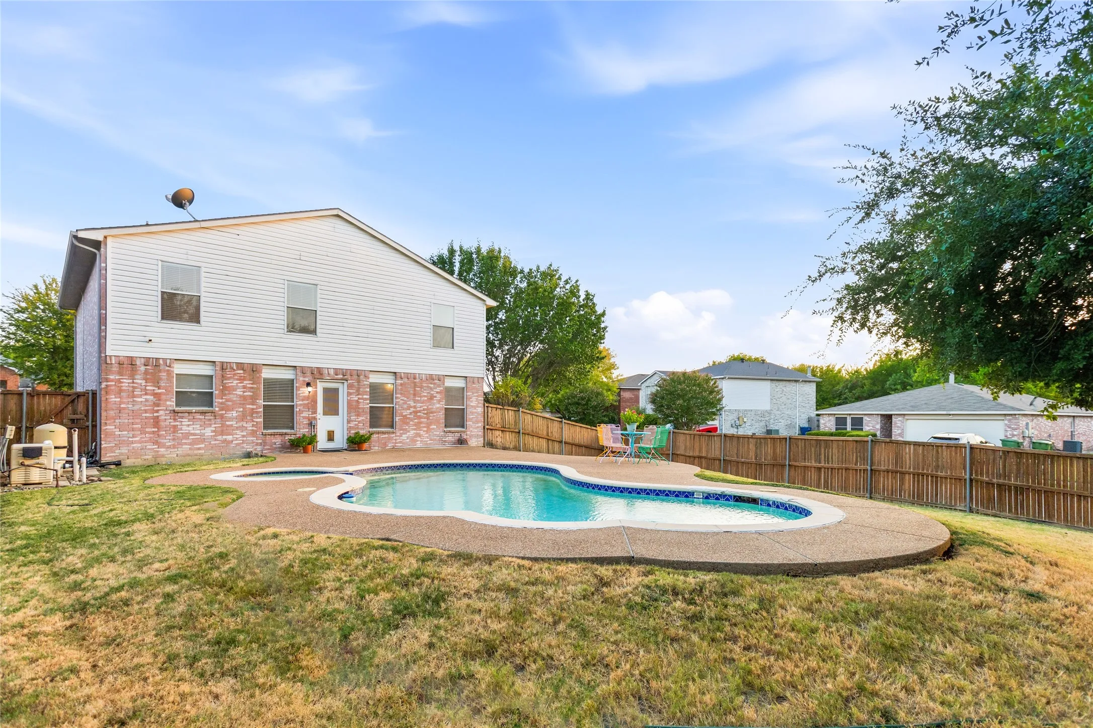 Single Family Residence For Rent in Dallas County , 1301 Mill Crossing, Garland, Texas 75040, 4 Bedroom, 3 Bathroom, 3 Garage spaces, 1,988 Sqft, built in 1997, mls#21398284, Real Estate Agent in Garland, Homes For Rent in Dallas county, Homes For Rent in Garland, Realtor in Garland Texas, Real Estate Brokerage Independent Realty Texas, Luminita Cordes Realtor