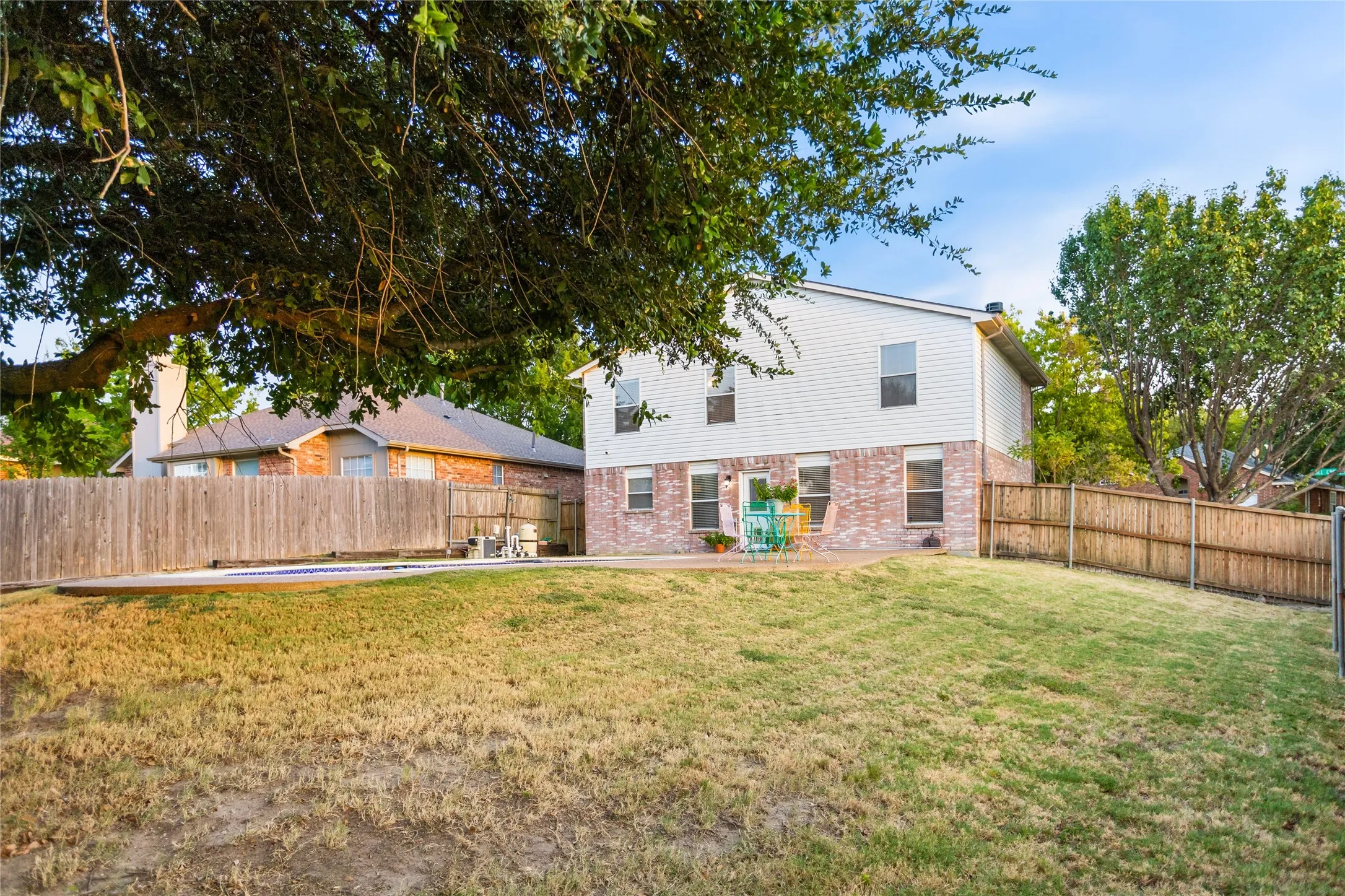Single Family Residence For Rent in Dallas County , 1301 Mill Crossing, Garland, Texas 75040, 4 Bedroom, 3 Bathroom, 3 Garage spaces, 1,988 Sqft, built in 1997, mls#21398284, Real Estate Agent in Garland, Homes For Rent in Dallas county, Homes For Rent in Garland, Realtor in Garland Texas, Real Estate Brokerage Independent Realty Texas, Luminita Cordes Realtor