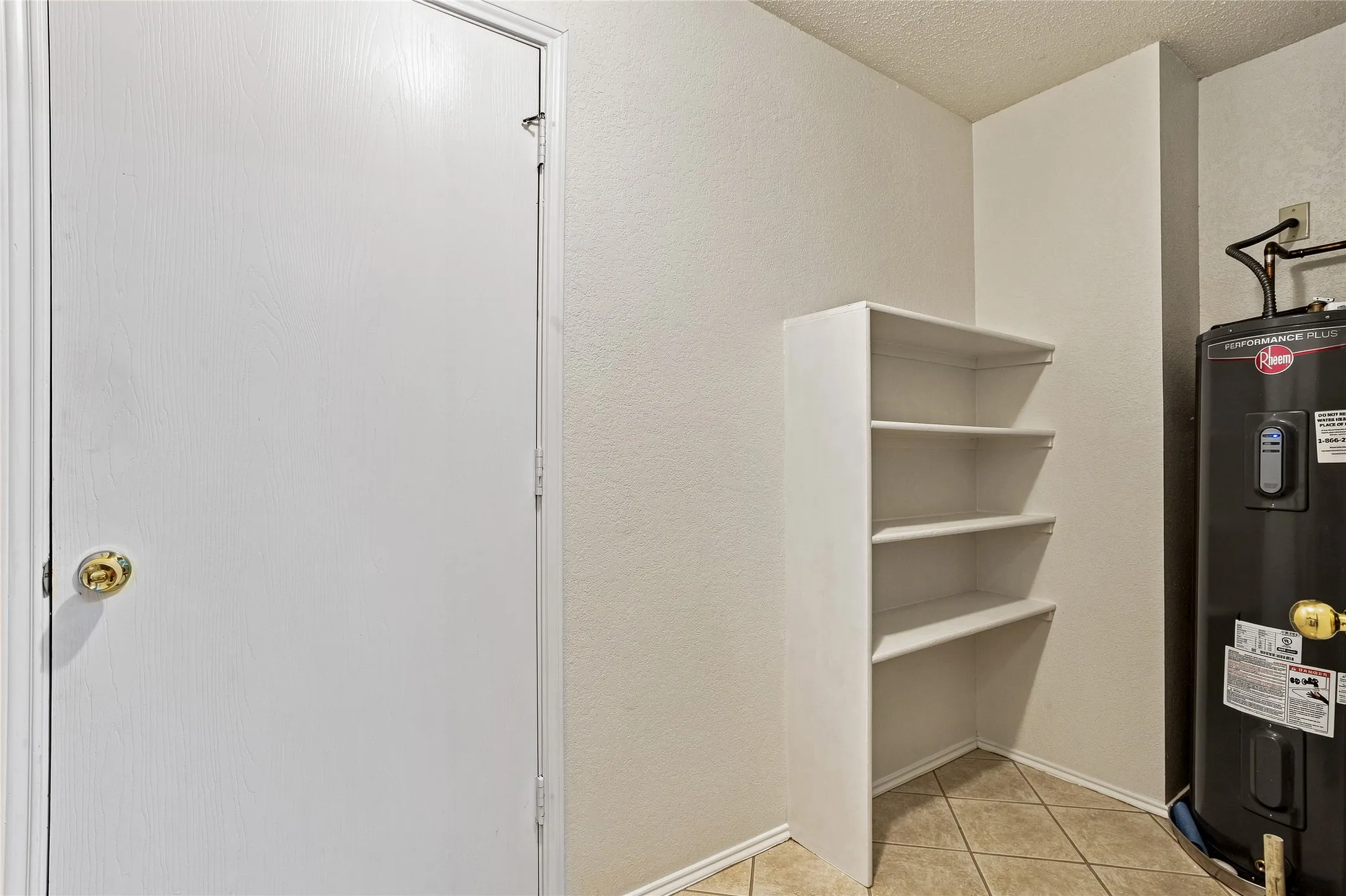 Single Family Residence For Rent in Dallas County , 1301 Mill Crossing, Garland, Texas 75040, 4 Bedroom, 3 Bathroom, 3 Garage spaces, 1,988 Sqft, built in 1997, mls#21398284, Real Estate Agent in Garland, Homes For Rent in Dallas county, Homes For Rent in Garland, Realtor in Garland Texas, Real Estate Brokerage Independent Realty Texas, Luminita Cordes Realtor