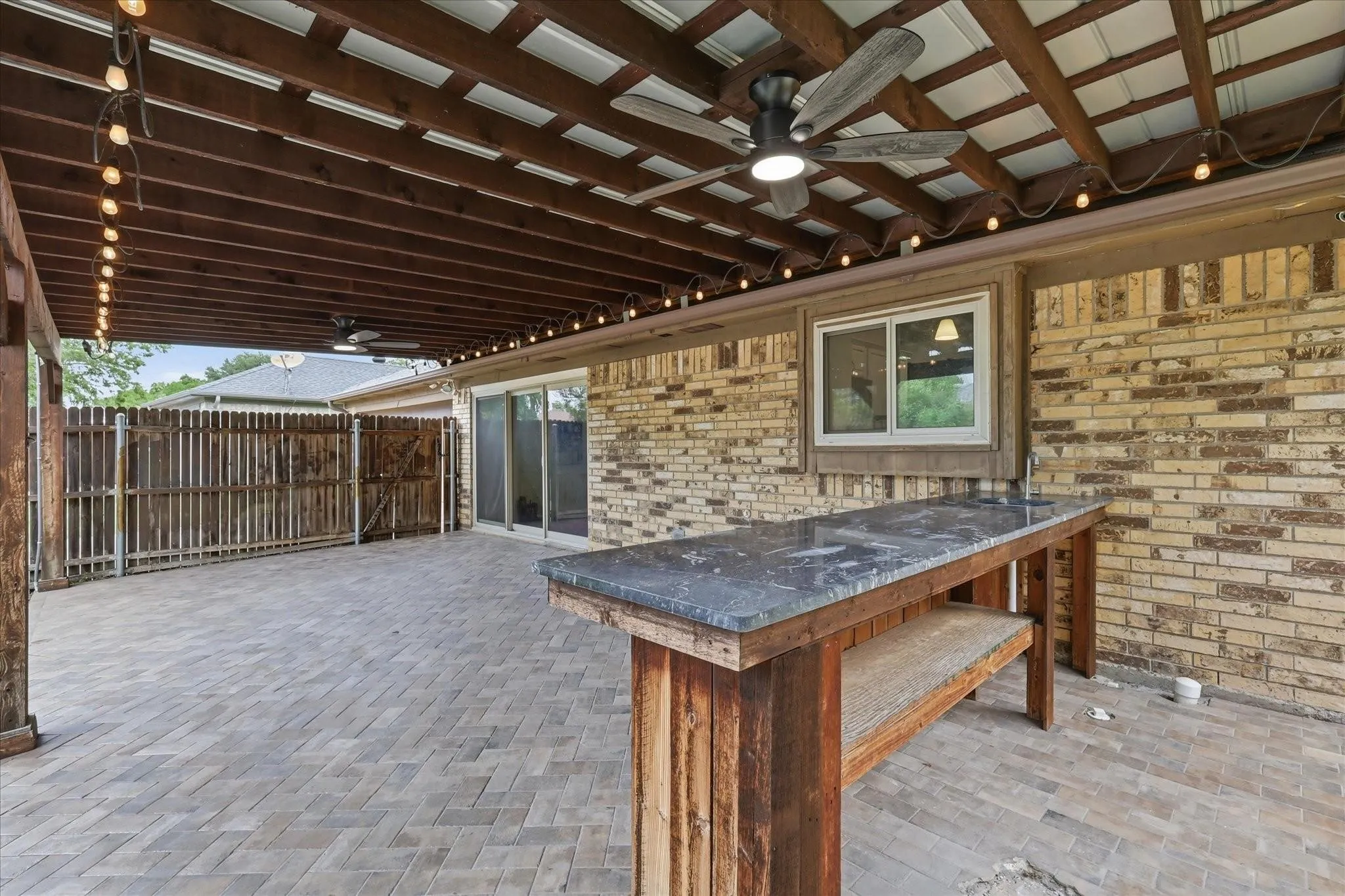 Single Family Residence For Rent in Denton County , 1614 Sunswept Terrace, Lewisville, Texas 75077, 3 Bedroom, 2 Bathroom, 2 Garage spaces, 1,405 Sqft, built in 1985, mls#21397507, Real Estate Agent in Lewisville, Homes For Rent in Denton county, Homes For Rent in Lewisville, Realtor in Lewisville Texas, Real Estate Brokerage Independent Realty Texas, Luminita Cordes Realtor