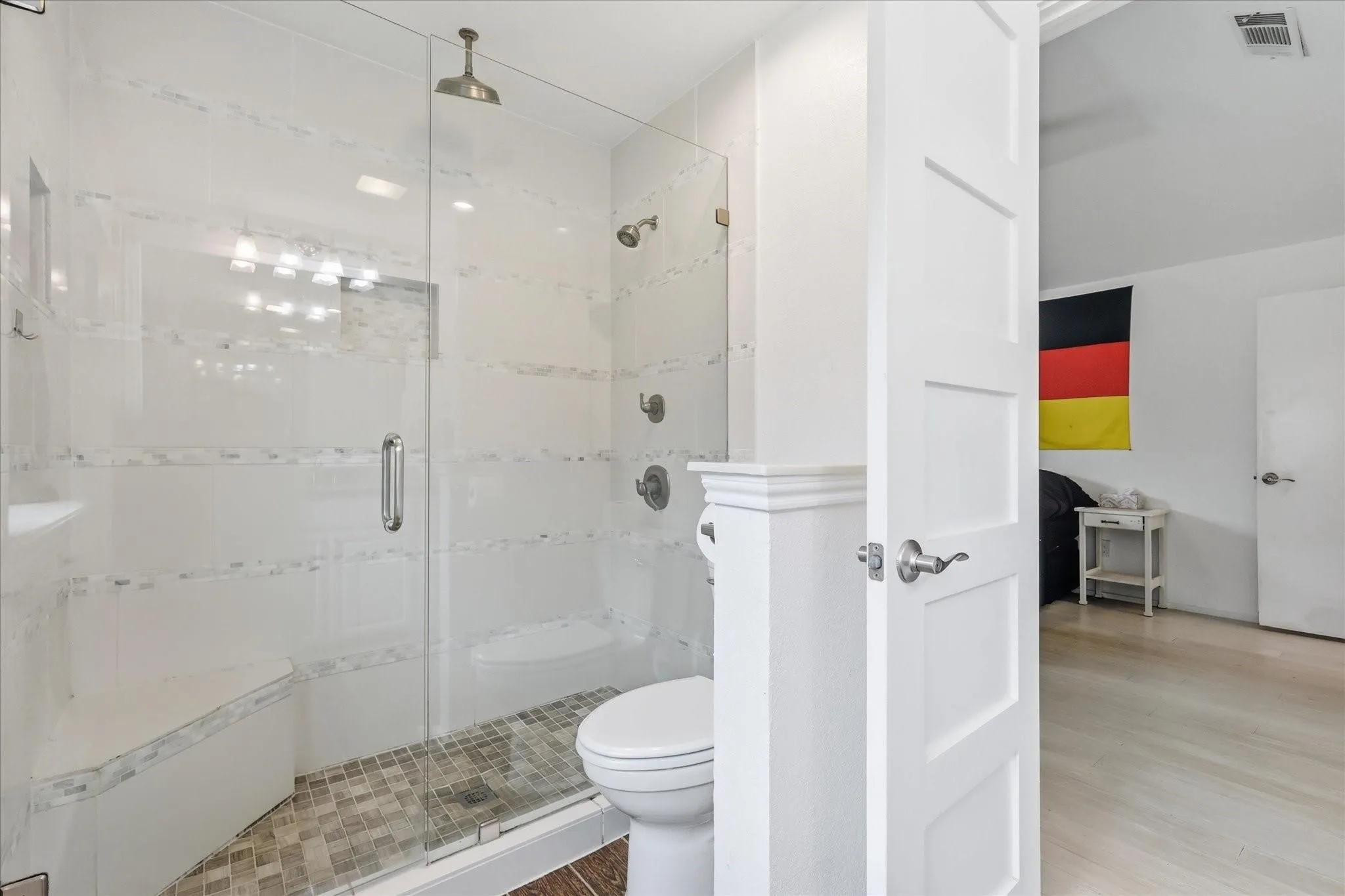Single Family Residence For Rent in Denton County , 1614 Sunswept Terrace, Lewisville, Texas 75077, 3 Bedroom, 2 Bathroom, 2 Garage spaces, 1,405 Sqft, built in 1985, mls#21397507, Real Estate Agent in Lewisville, Homes For Rent in Denton county, Homes For Rent in Lewisville, Realtor in Lewisville Texas, Real Estate Brokerage Independent Realty Texas, Luminita Cordes Realtor